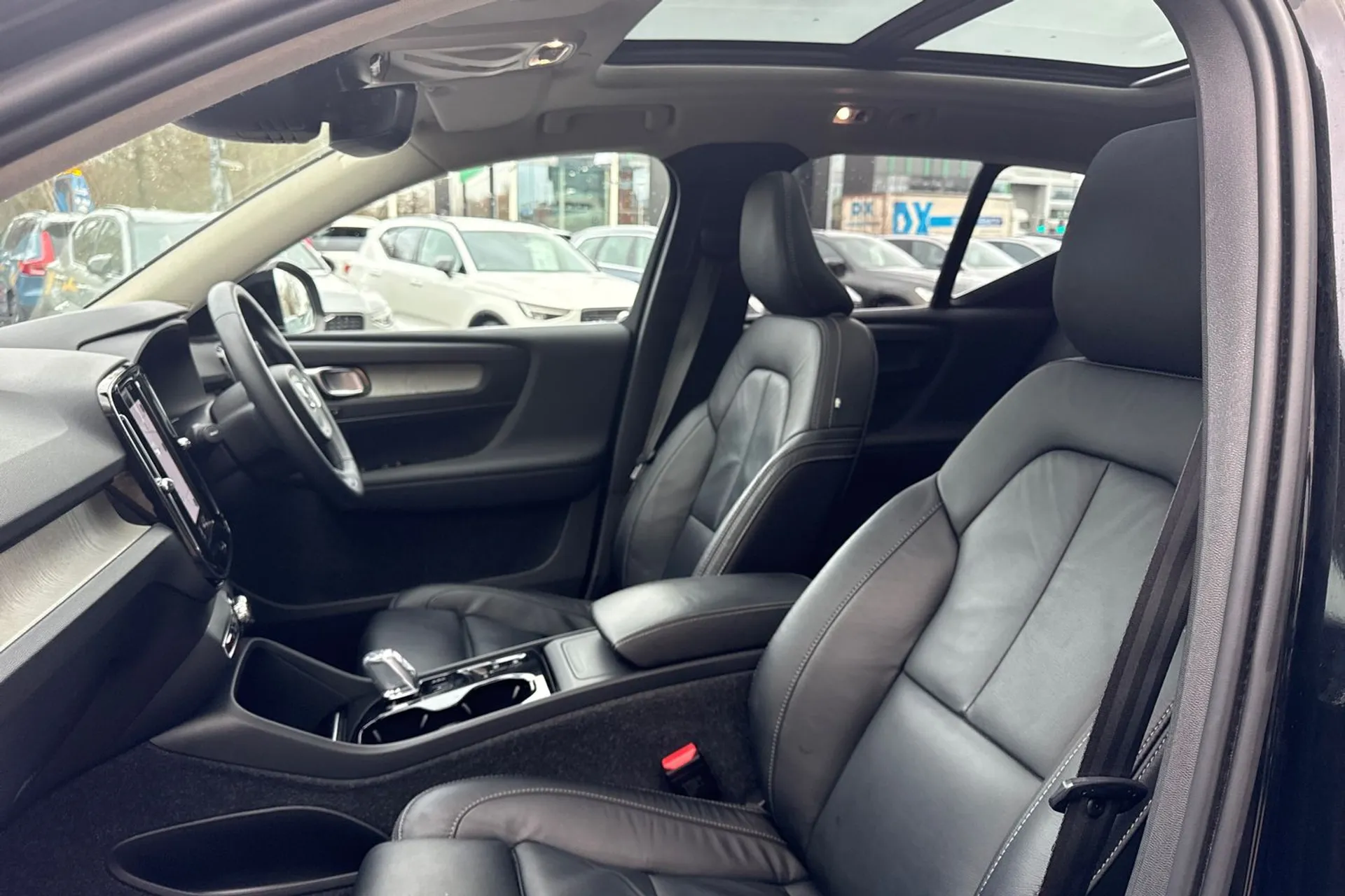 Volvo XC40 thumbnail image number 28