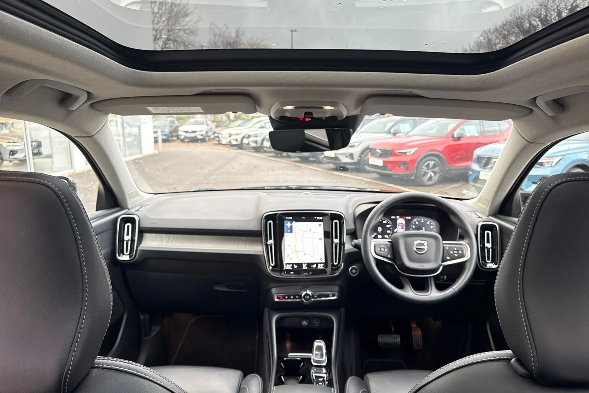 Volvo XC40 thumbnail image number 3