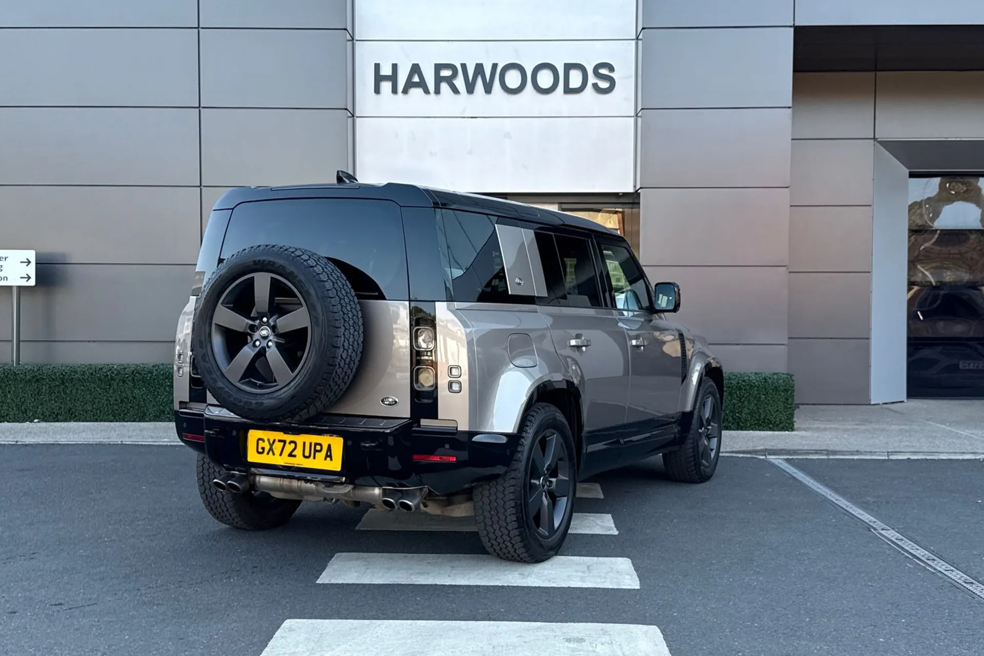 LAND ROVER DEFENDER thumbnail image number 7