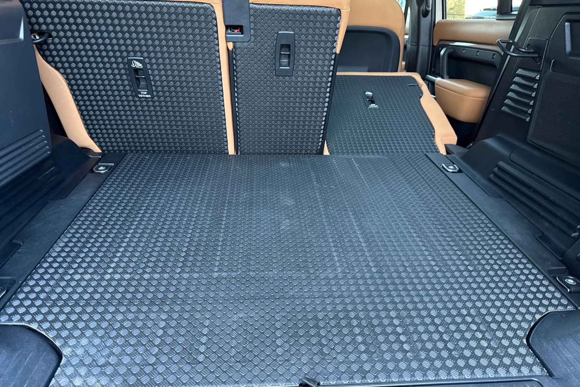LAND ROVER DEFENDER thumbnail image number 50