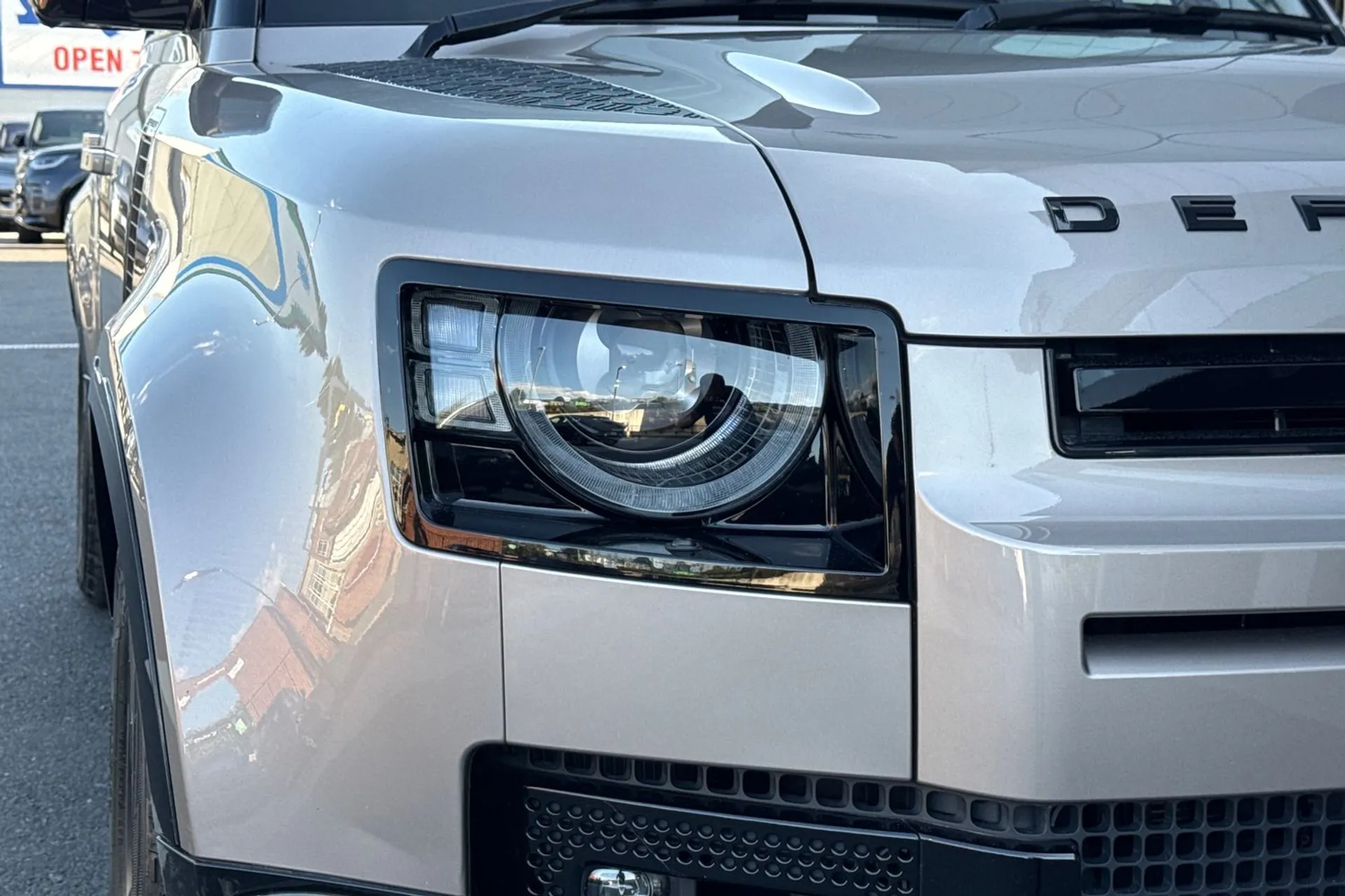 LAND ROVER DEFENDER thumbnail image number 25