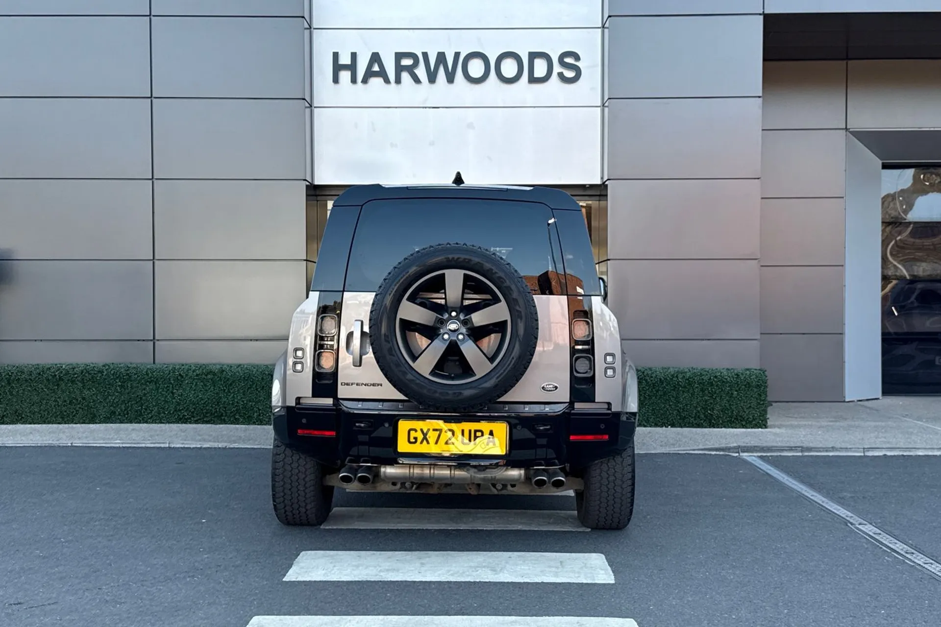 LAND ROVER DEFENDER thumbnail image number 8