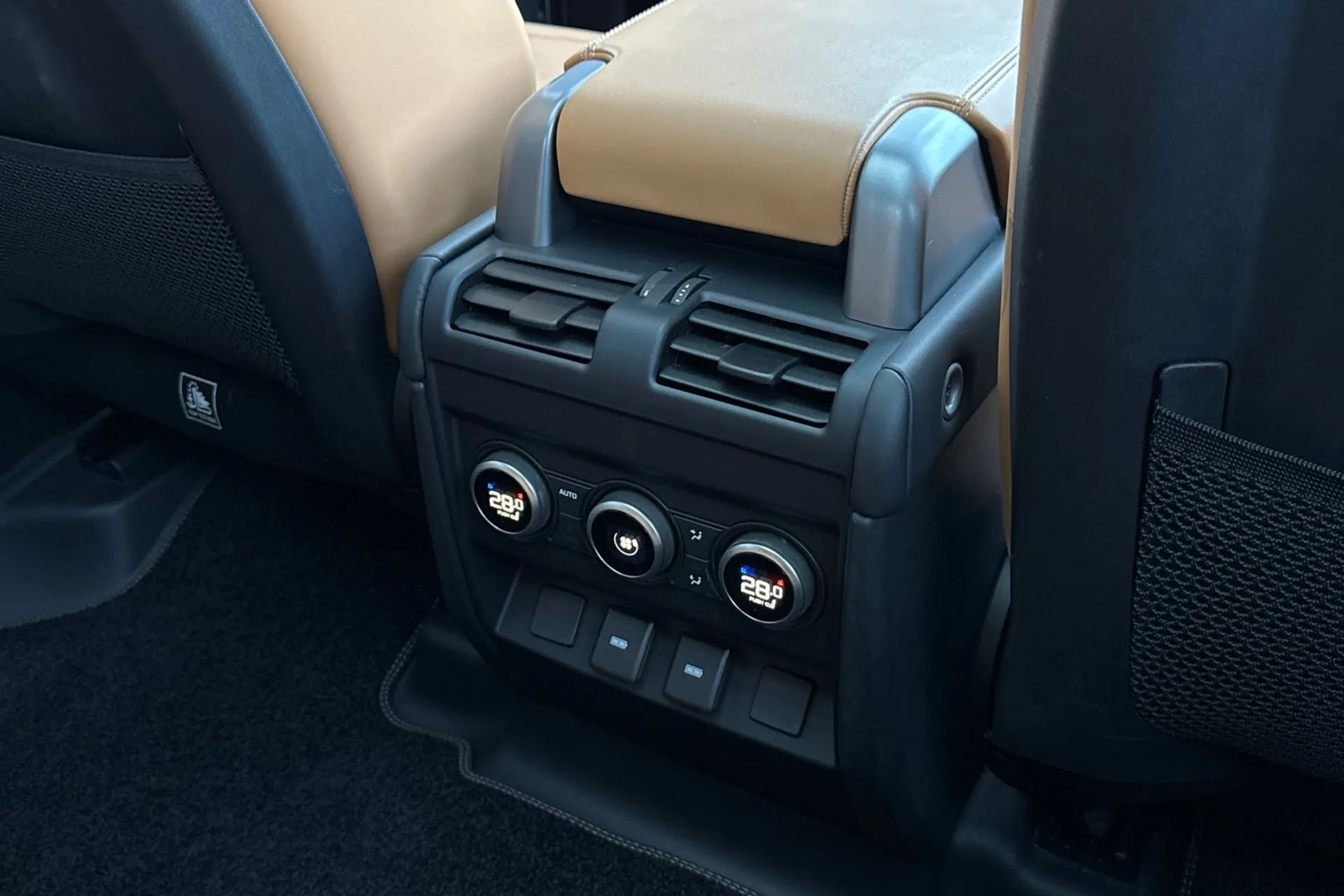 LAND ROVER DEFENDER thumbnail image number 55