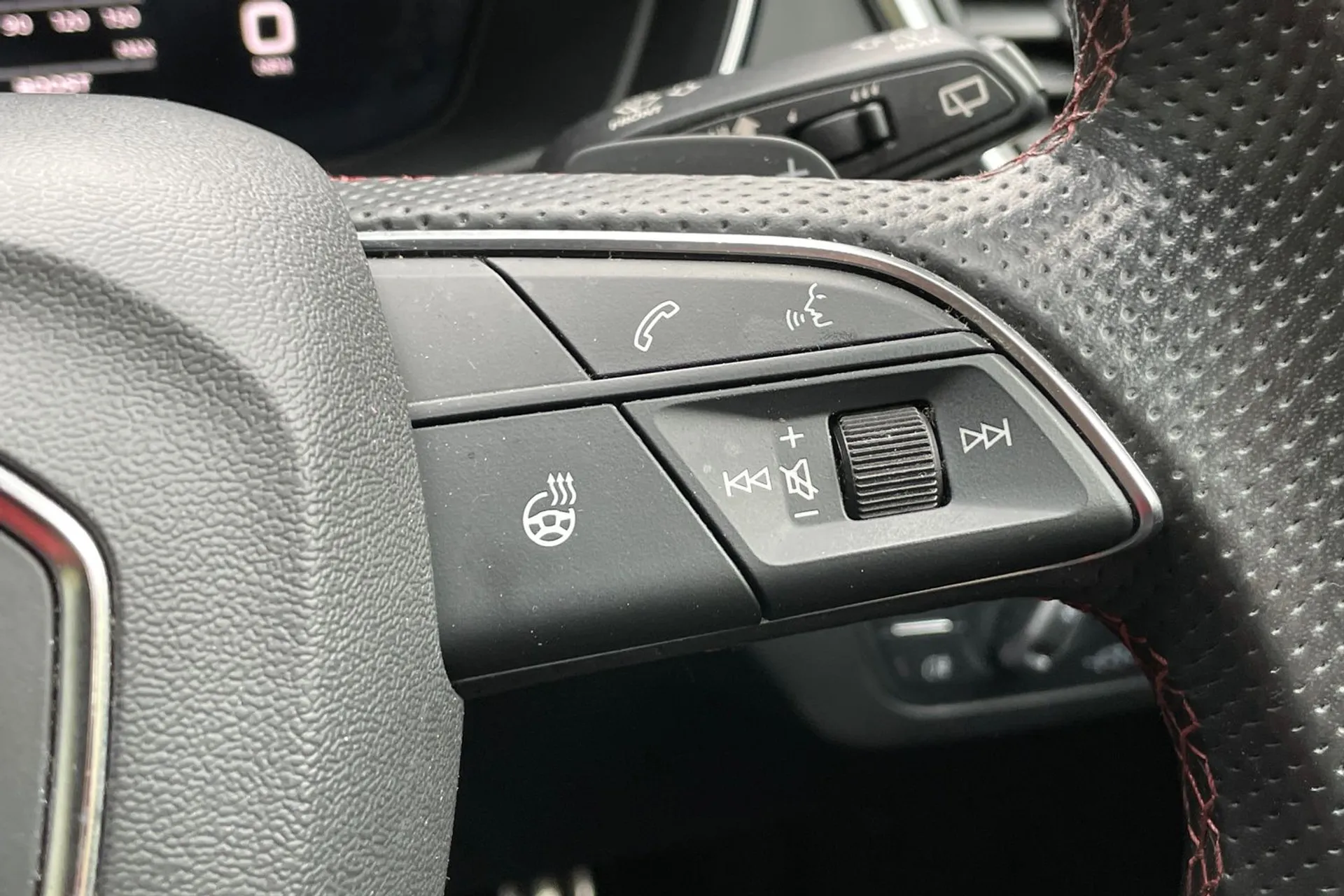 Audi Q5 thumbnail image number 36