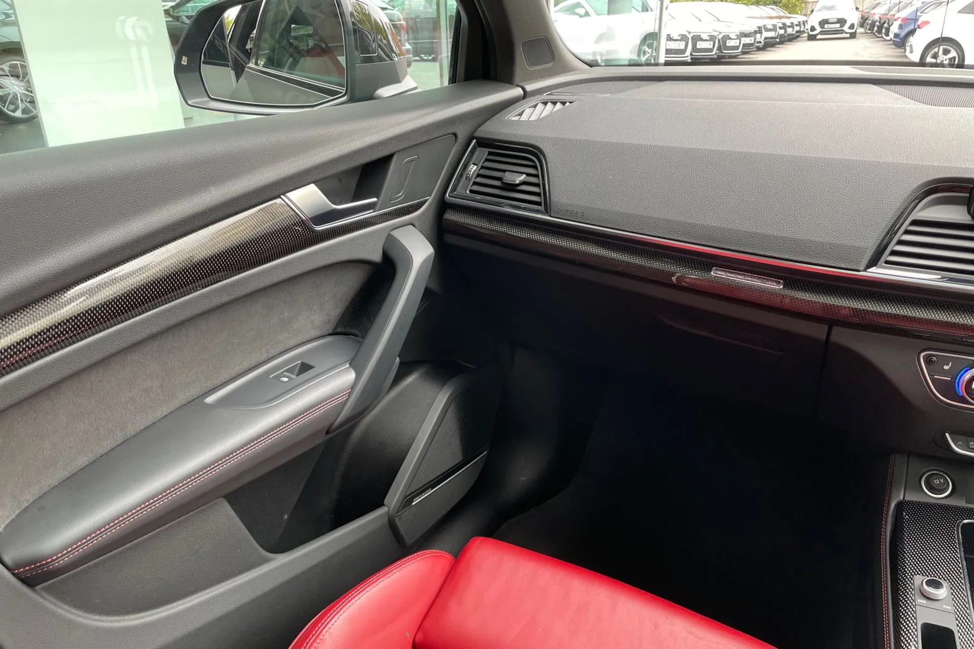 Audi Q5 thumbnail image number 31