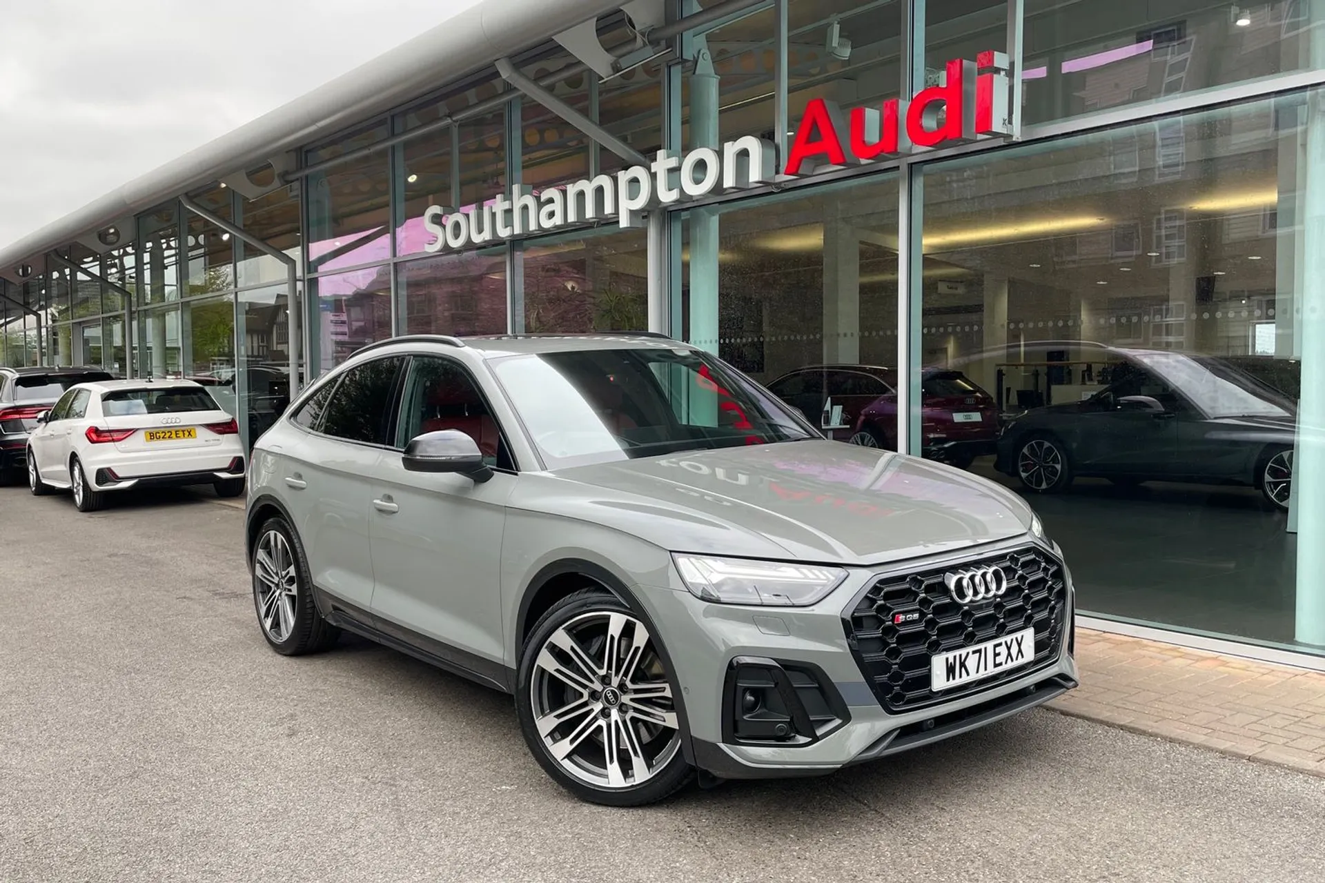 Audi Q5 focused image