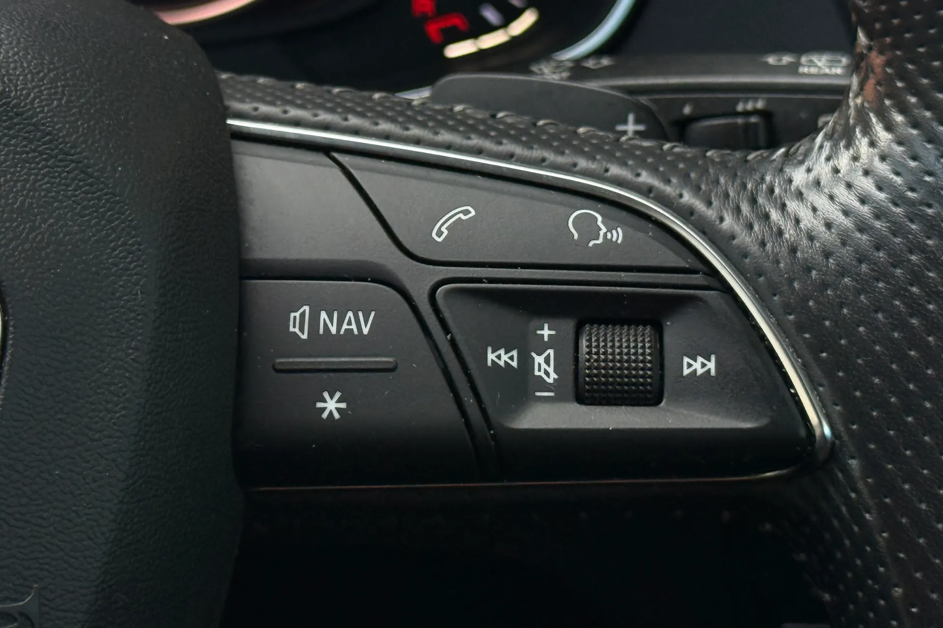 Audi Q5 thumbnail image number 11