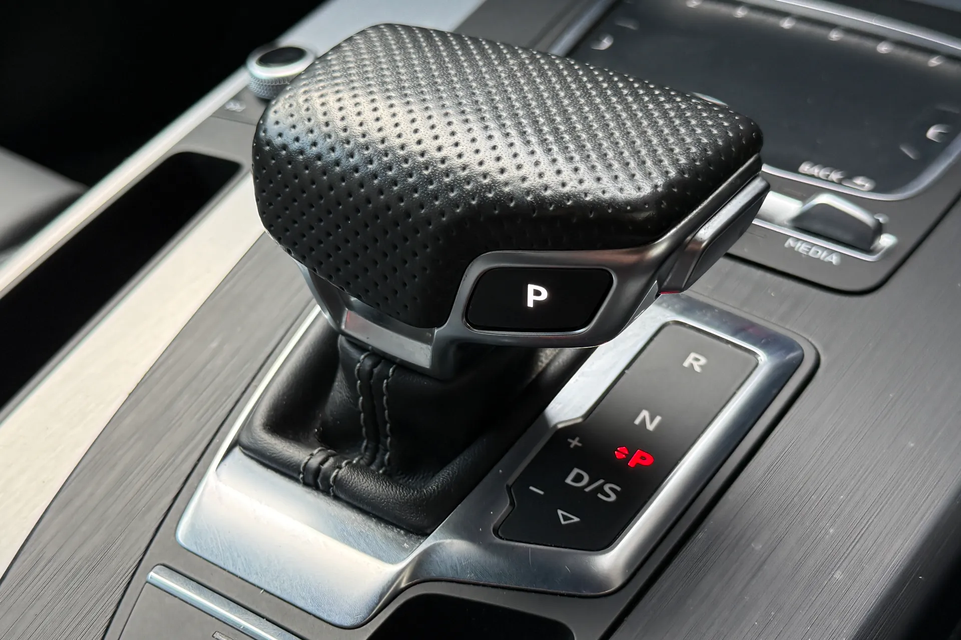 Audi Q5 thumbnail image number 26