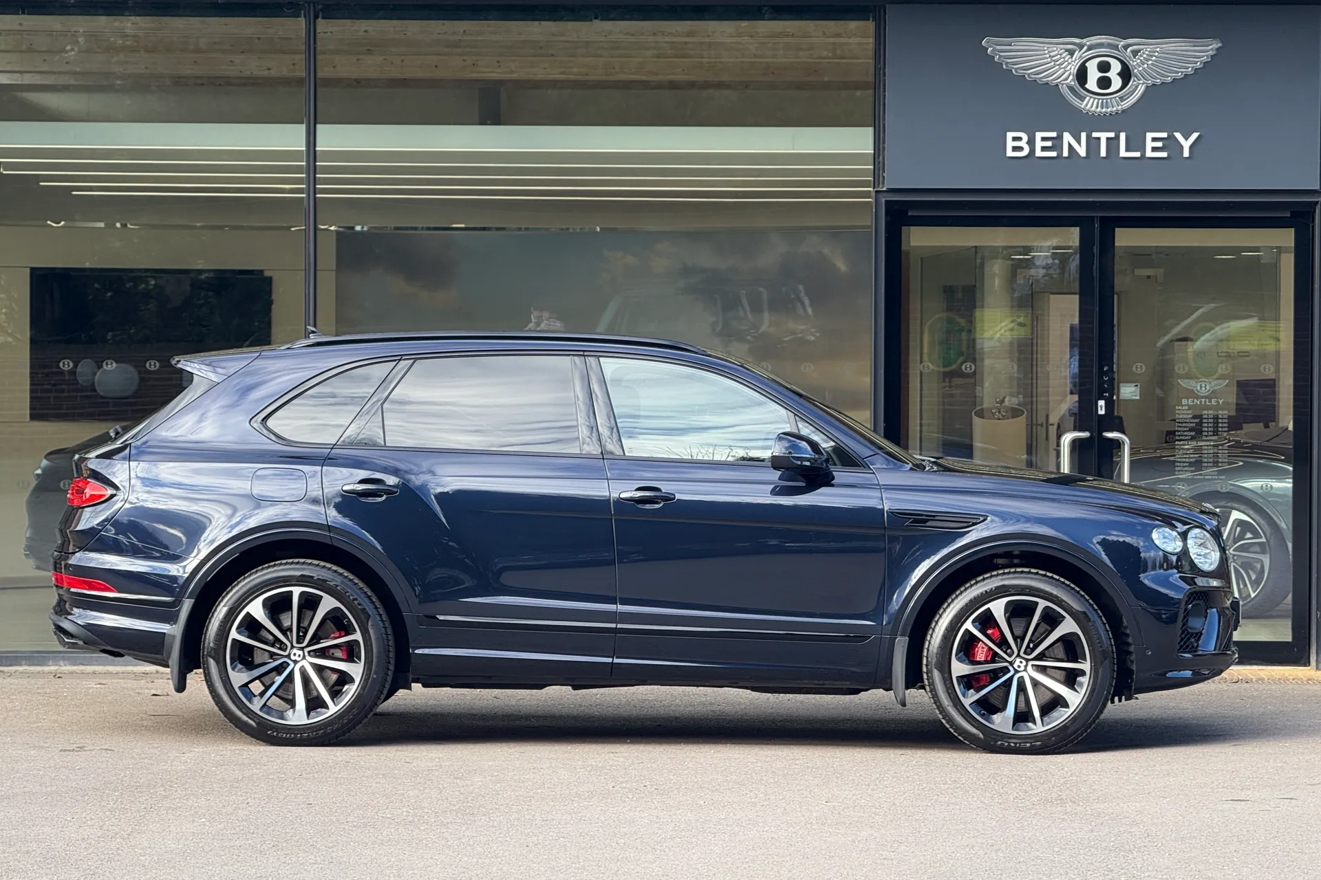 Bentley BENTAYGA thumbnail image number 2