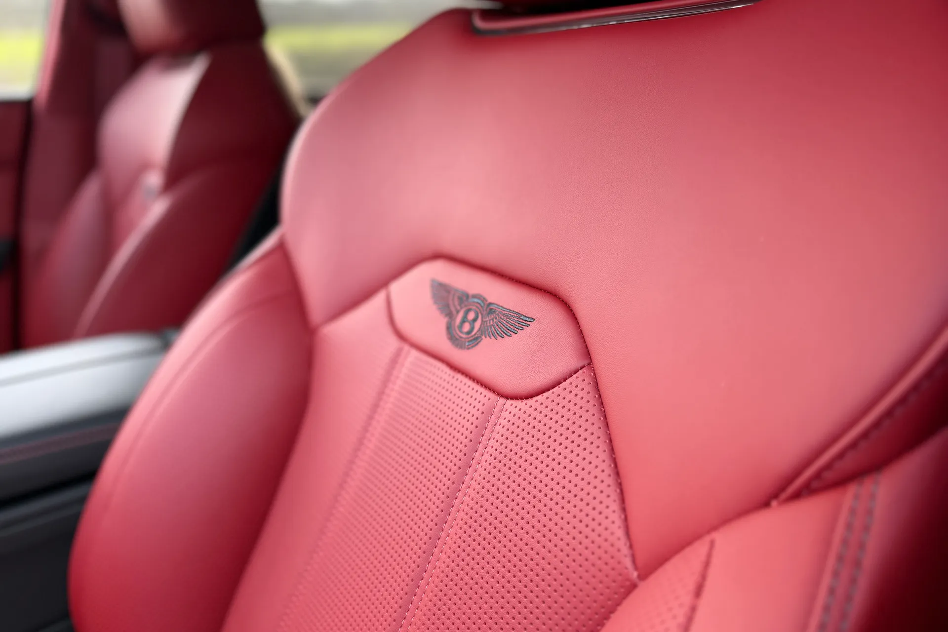 Bentley BENTAYGA thumbnail image number 20