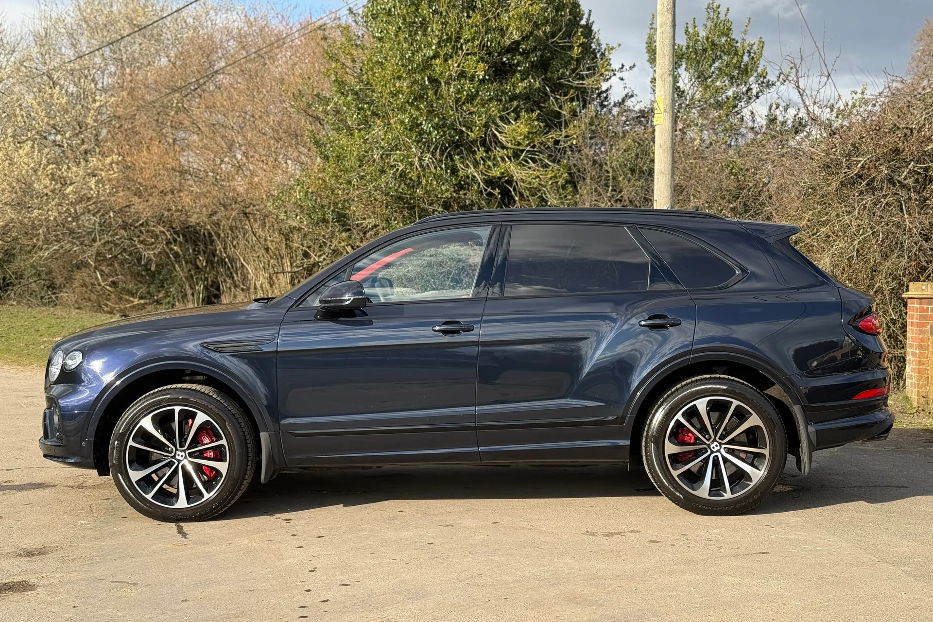 Bentley BENTAYGA thumbnail image number 35