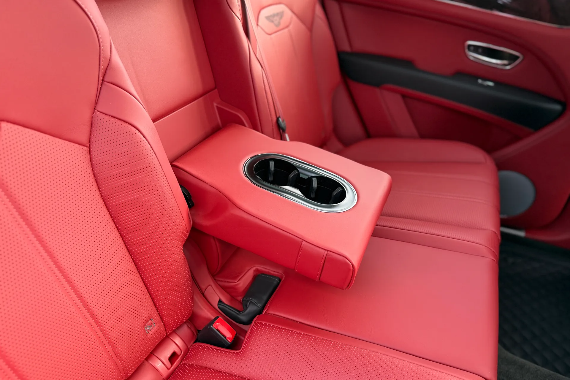 Bentley BENTAYGA thumbnail image number 27