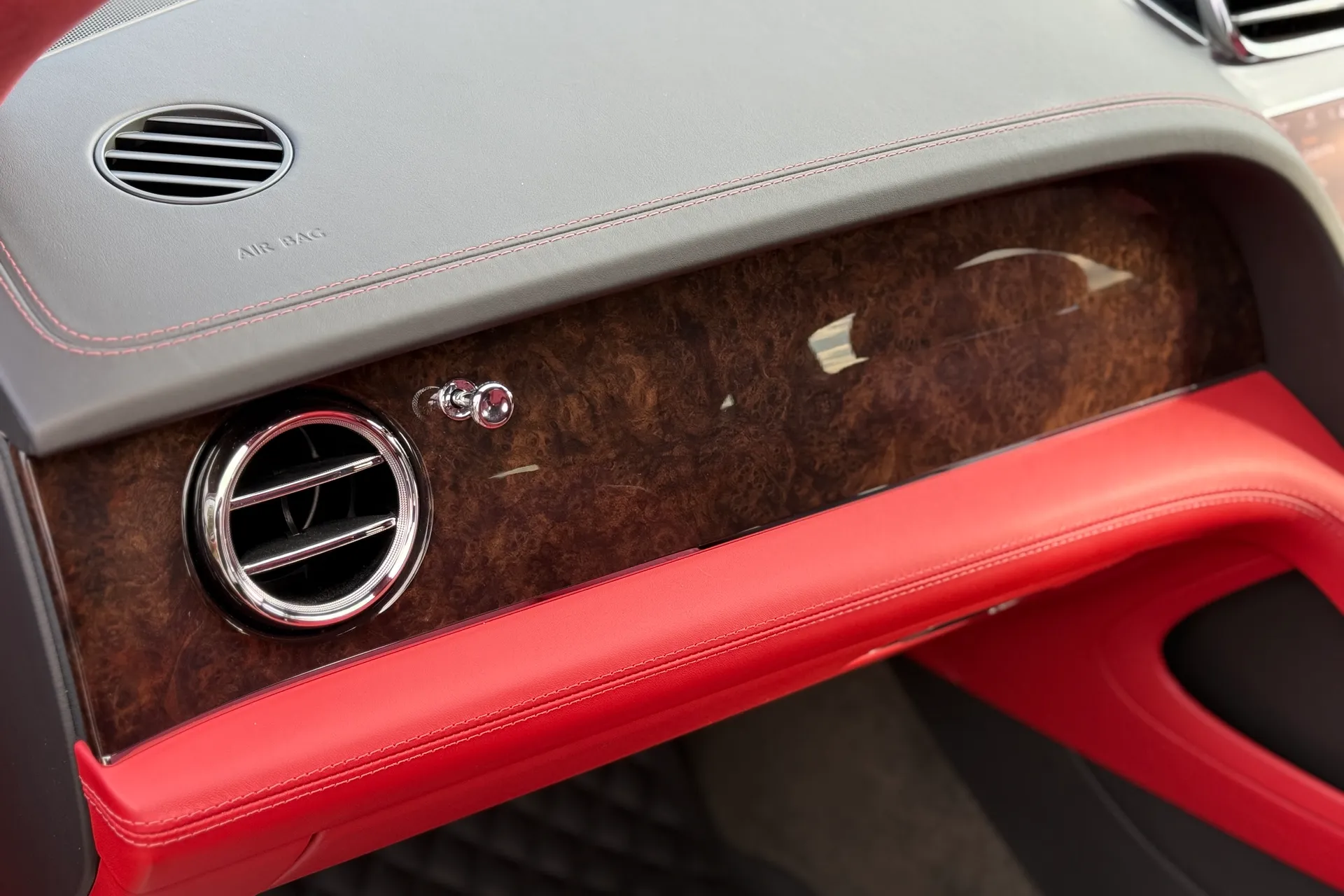 Bentley BENTAYGA thumbnail image number 15