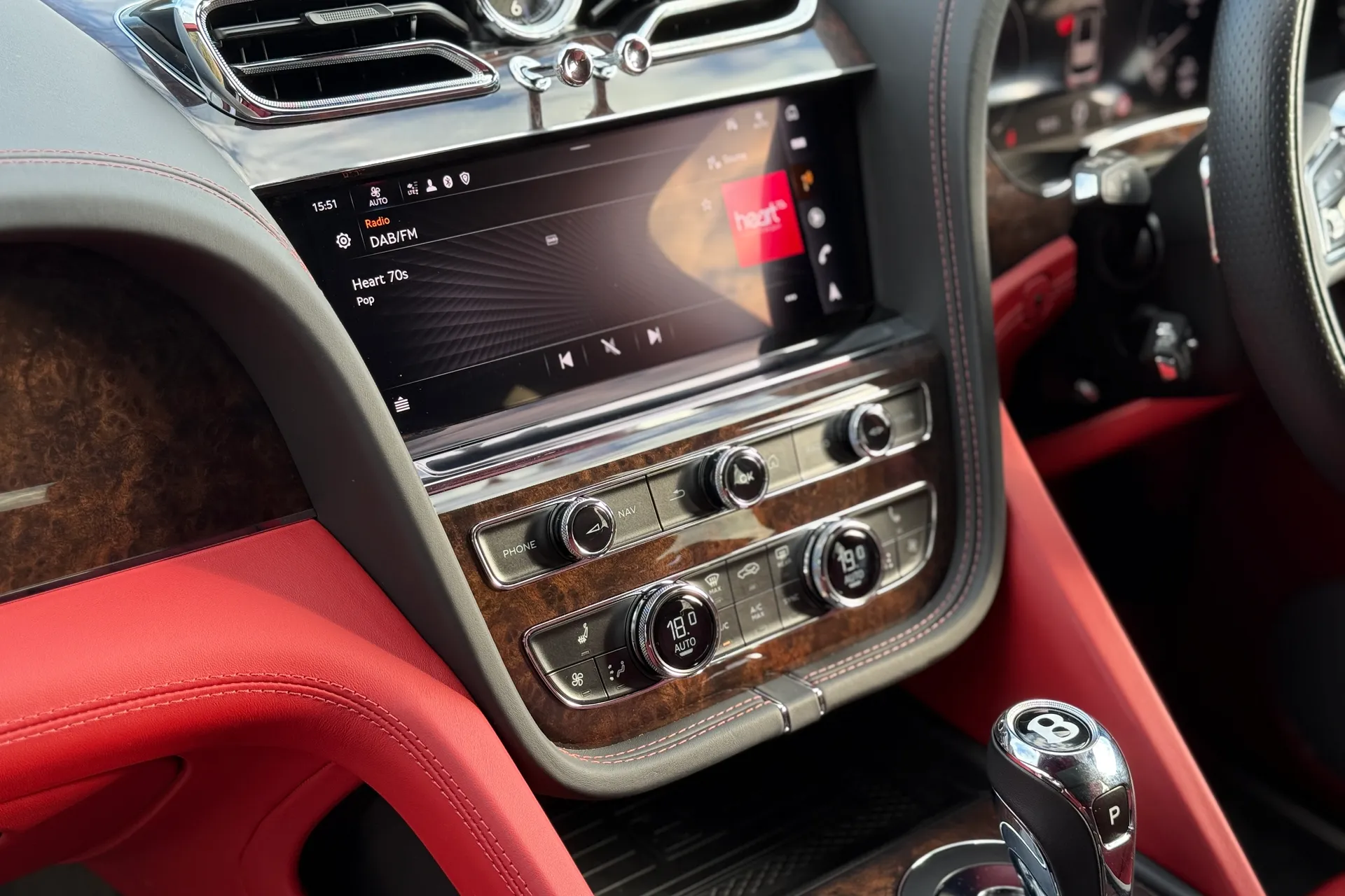 Bentley BENTAYGA thumbnail image number 22