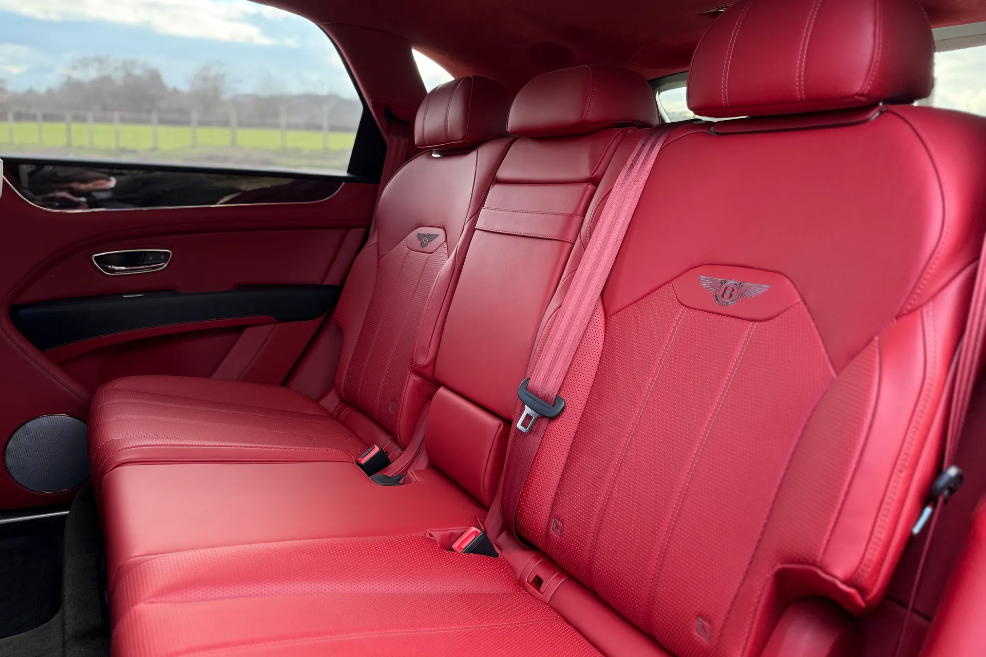 Bentley BENTAYGA thumbnail image number 23