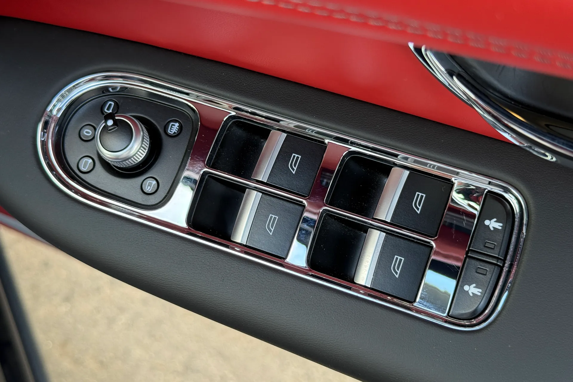 Bentley BENTAYGA thumbnail image number 52