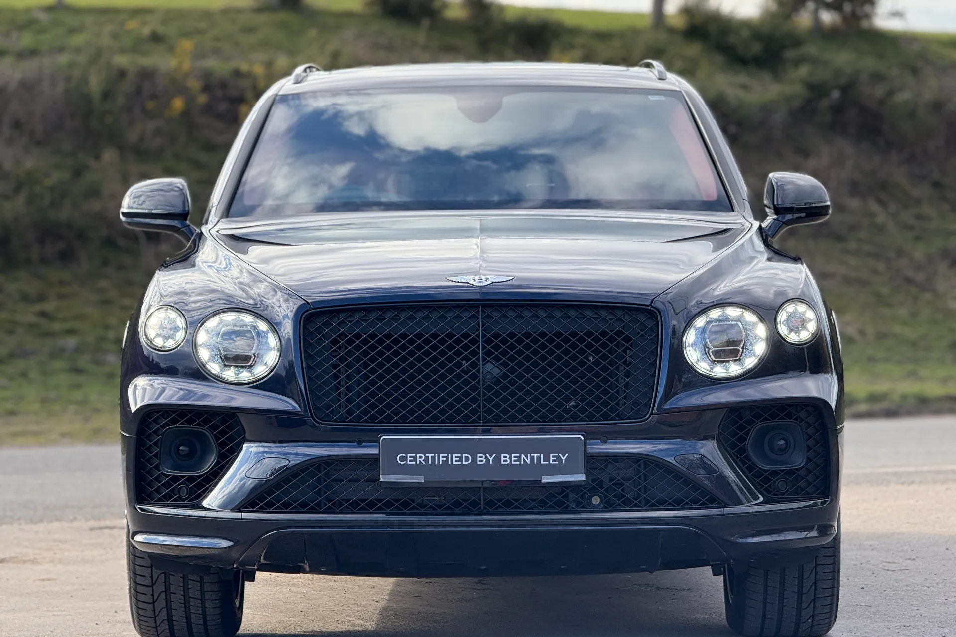 Bentley BENTAYGA thumbnail image number 10
