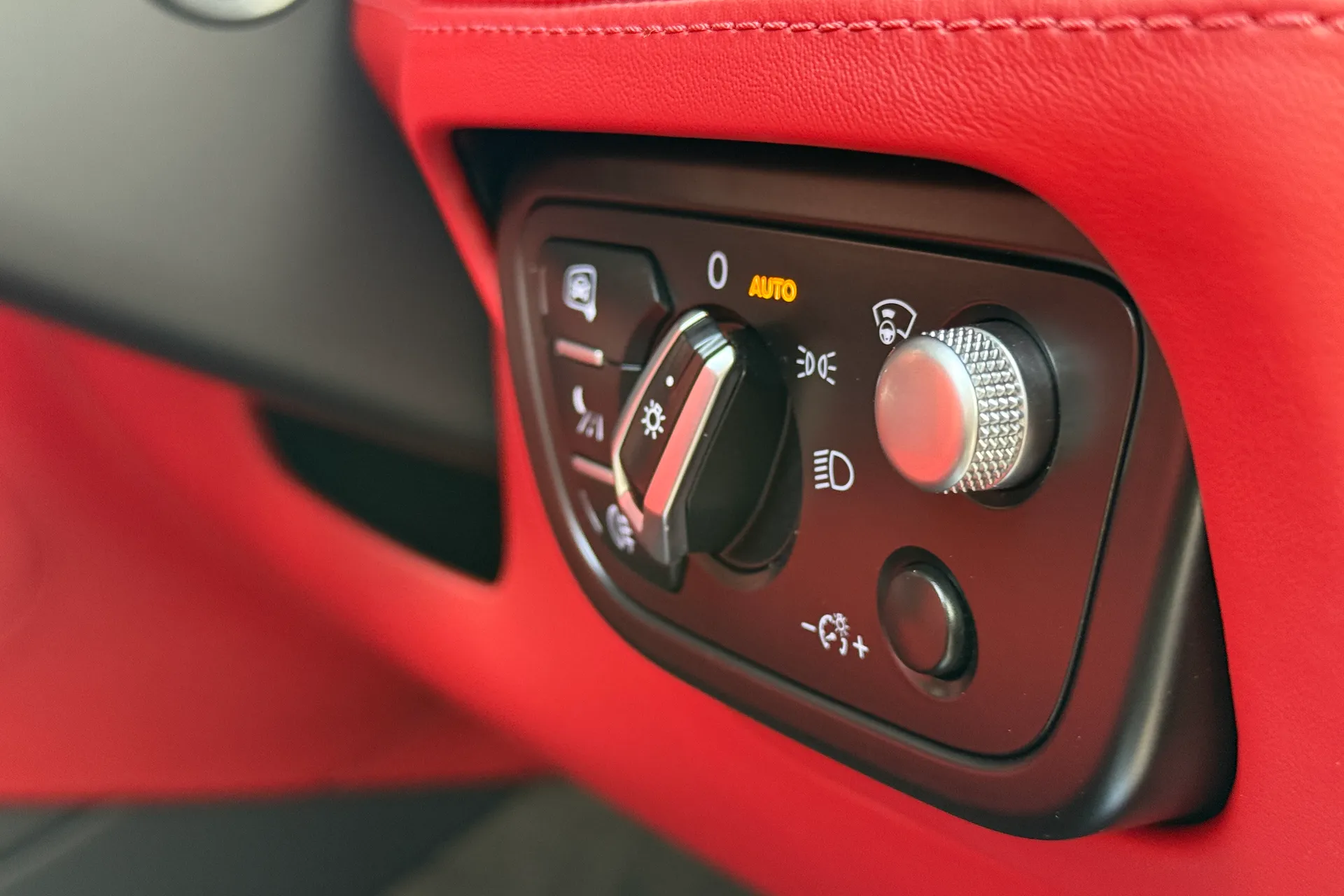 Bentley BENTAYGA thumbnail image number 51