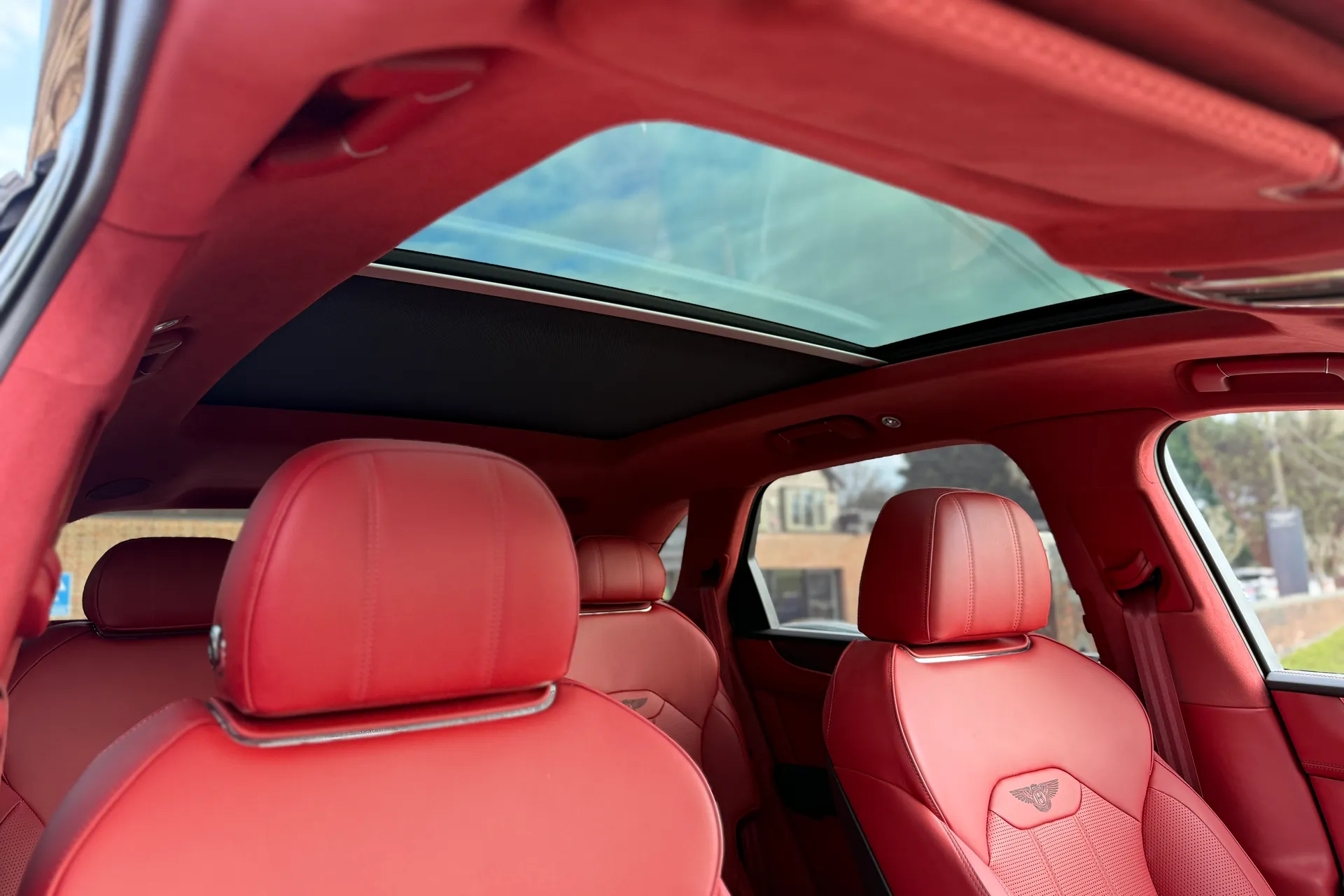Bentley BENTAYGA thumbnail image number 26