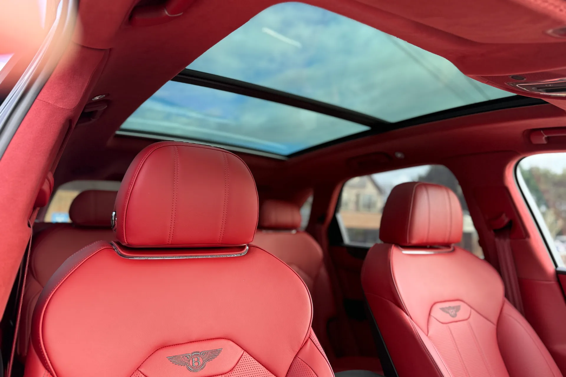 Bentley BENTAYGA thumbnail image number 28