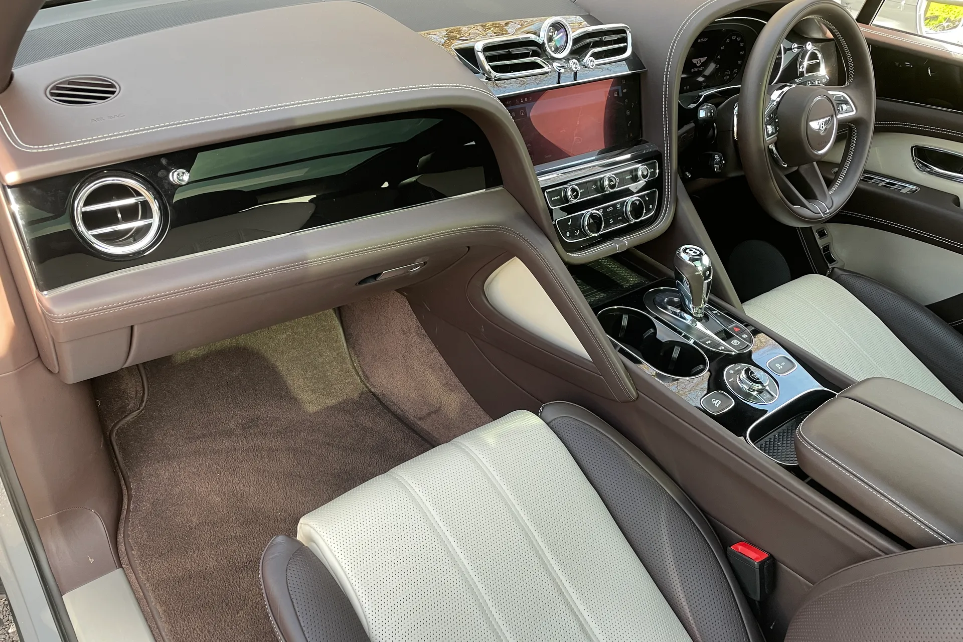 Bentley BENTAYGA thumbnail image number 25