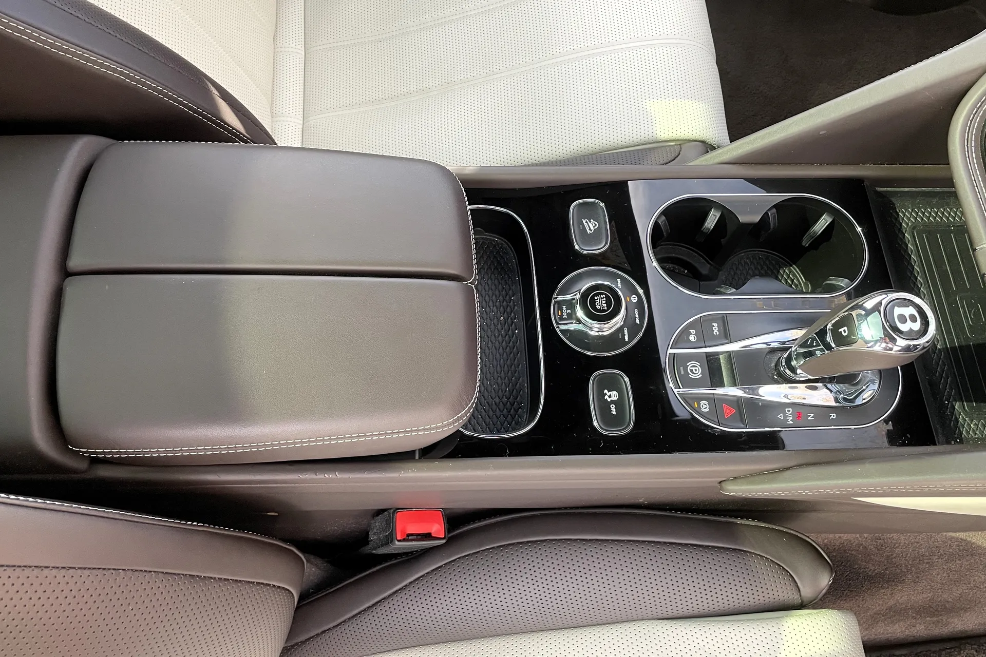 Bentley BENTAYGA thumbnail image number 51