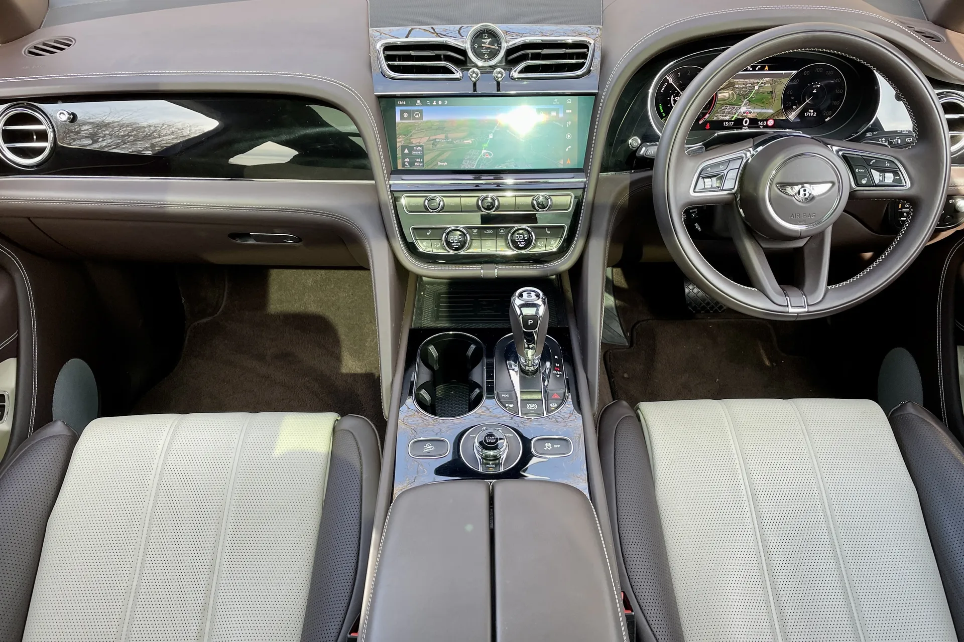 Bentley BENTAYGA thumbnail image number 32