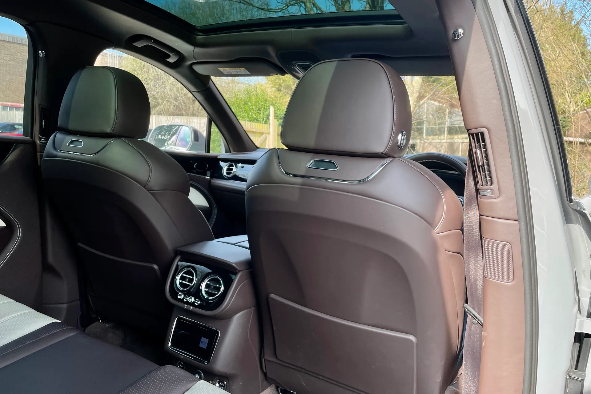 Bentley BENTAYGA thumbnail image number 28