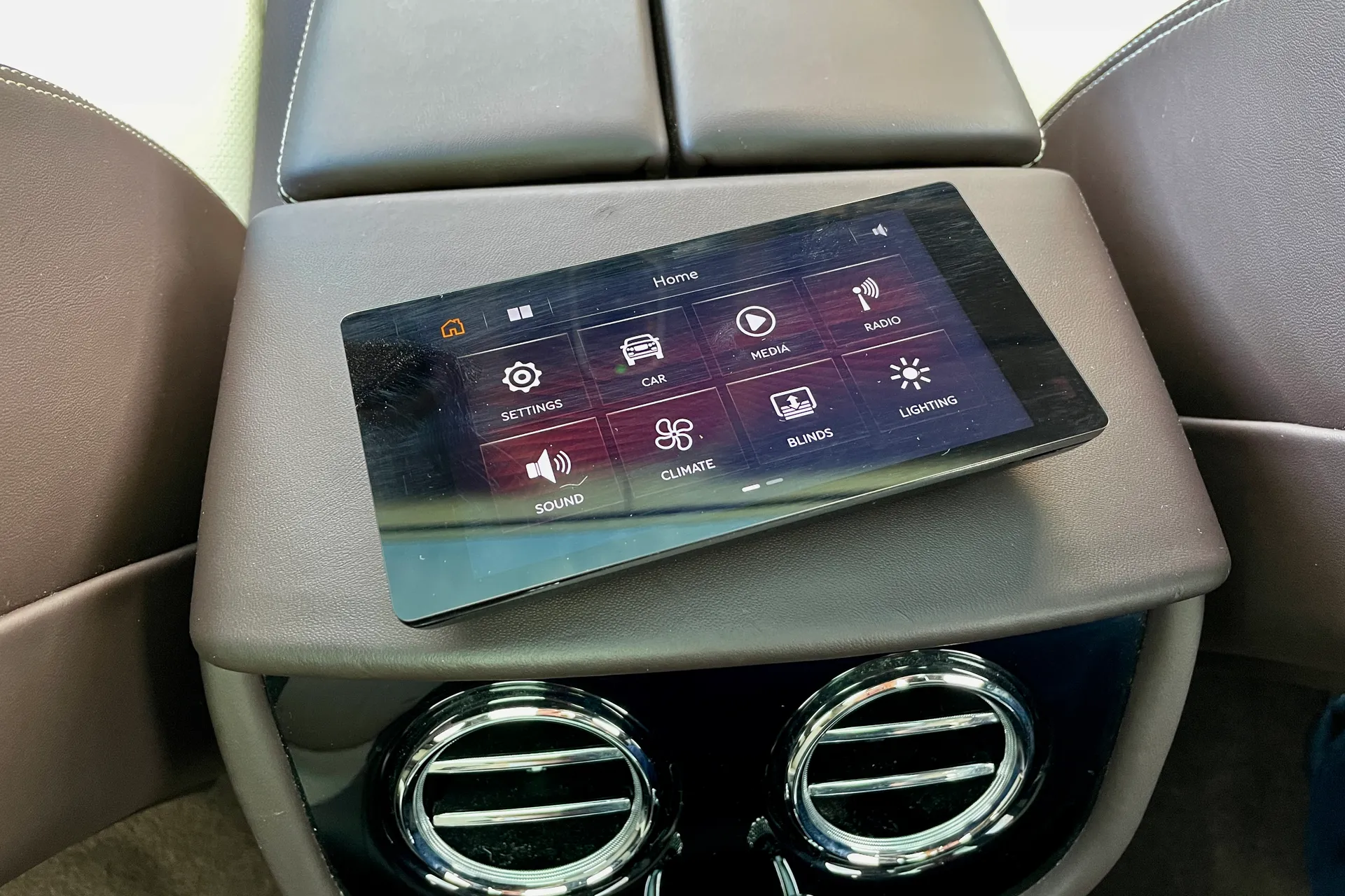 Bentley BENTAYGA thumbnail image number 39