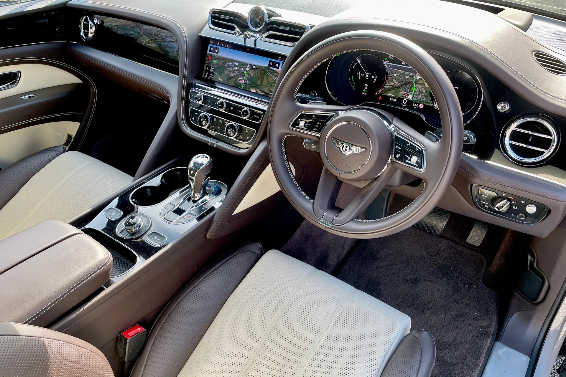 Bentley BENTAYGA thumbnail image number 6
