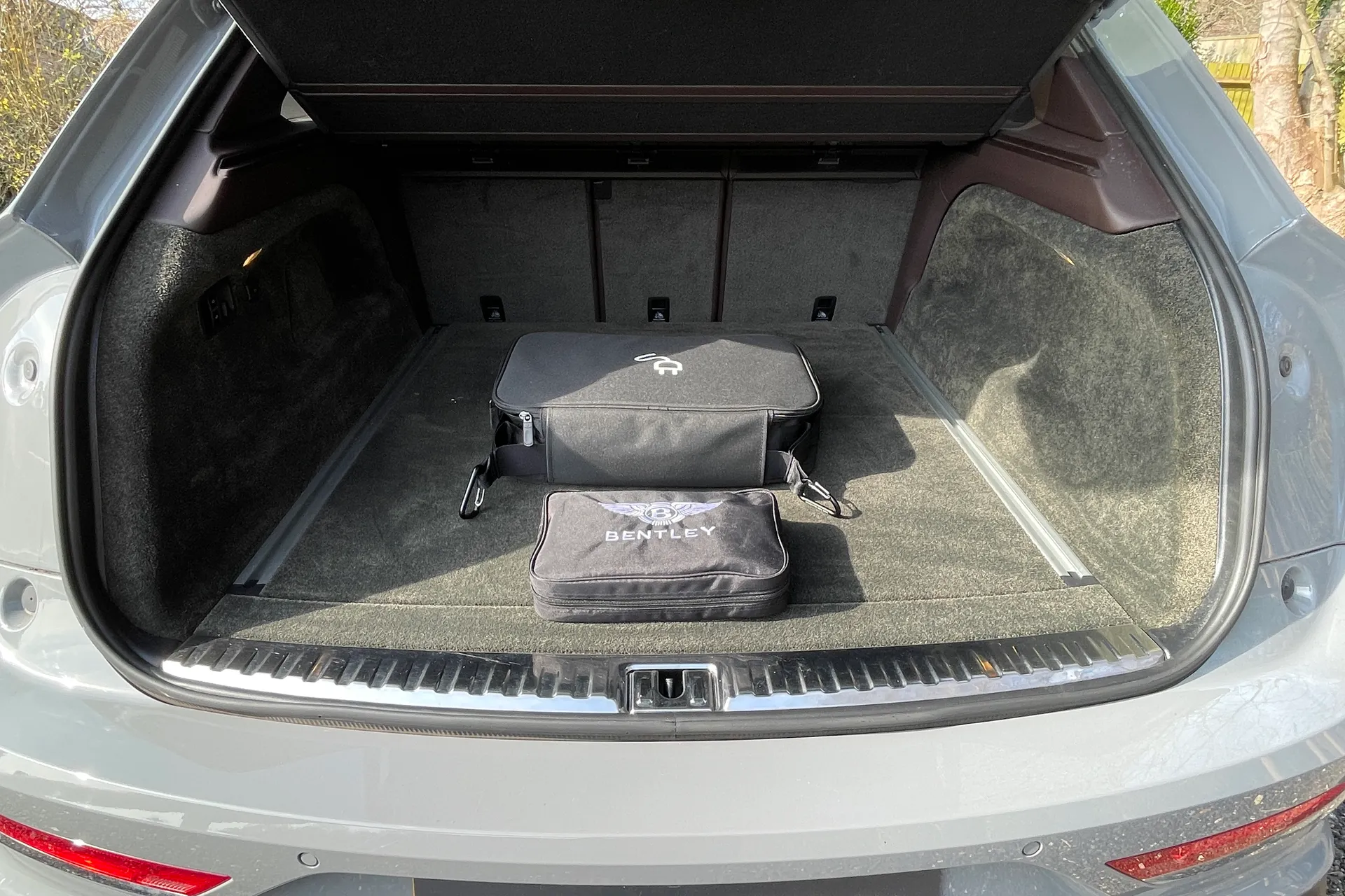 Bentley BENTAYGA thumbnail image number 21