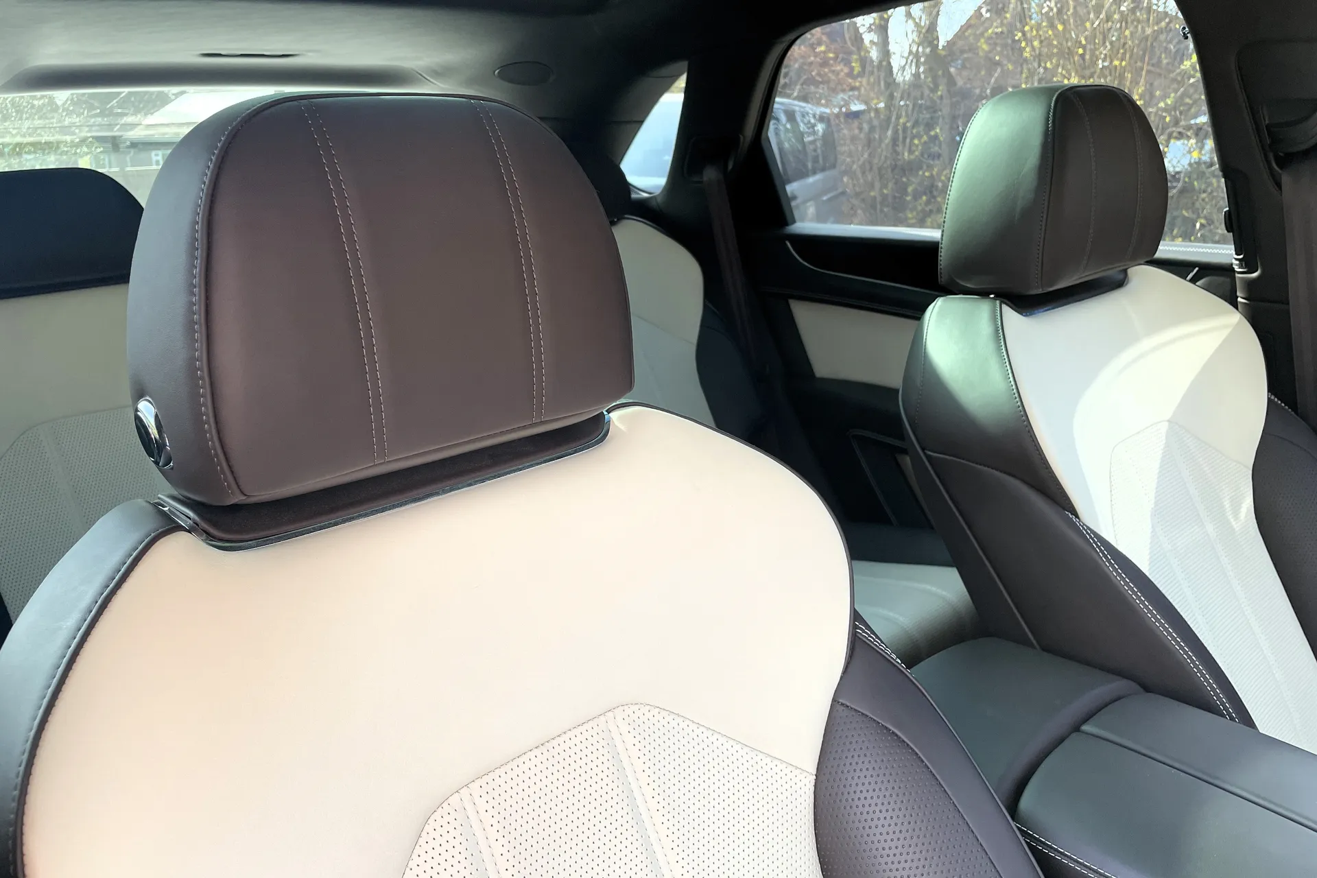 Bentley BENTAYGA thumbnail image number 53