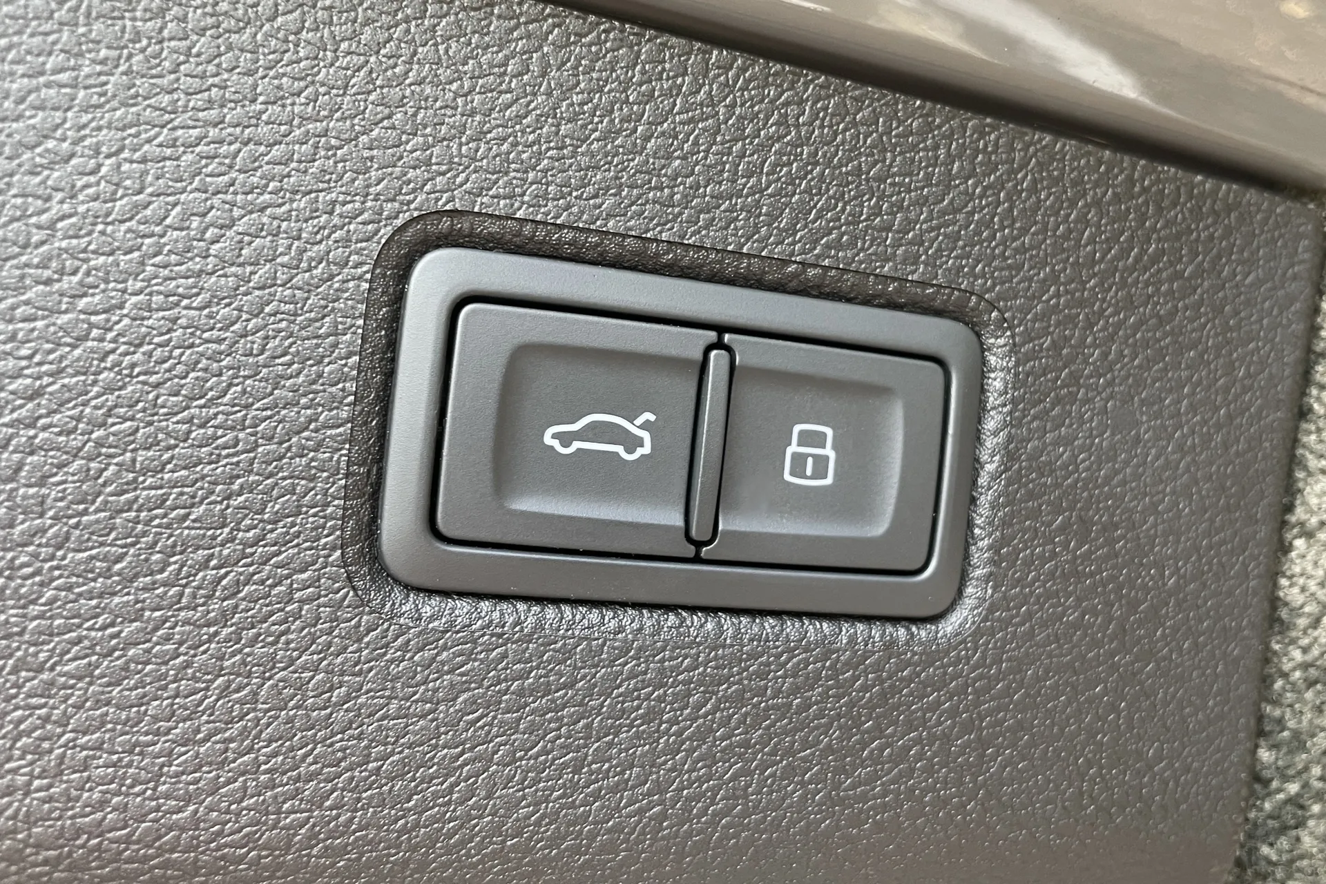 Bentley BENTAYGA thumbnail image number 22