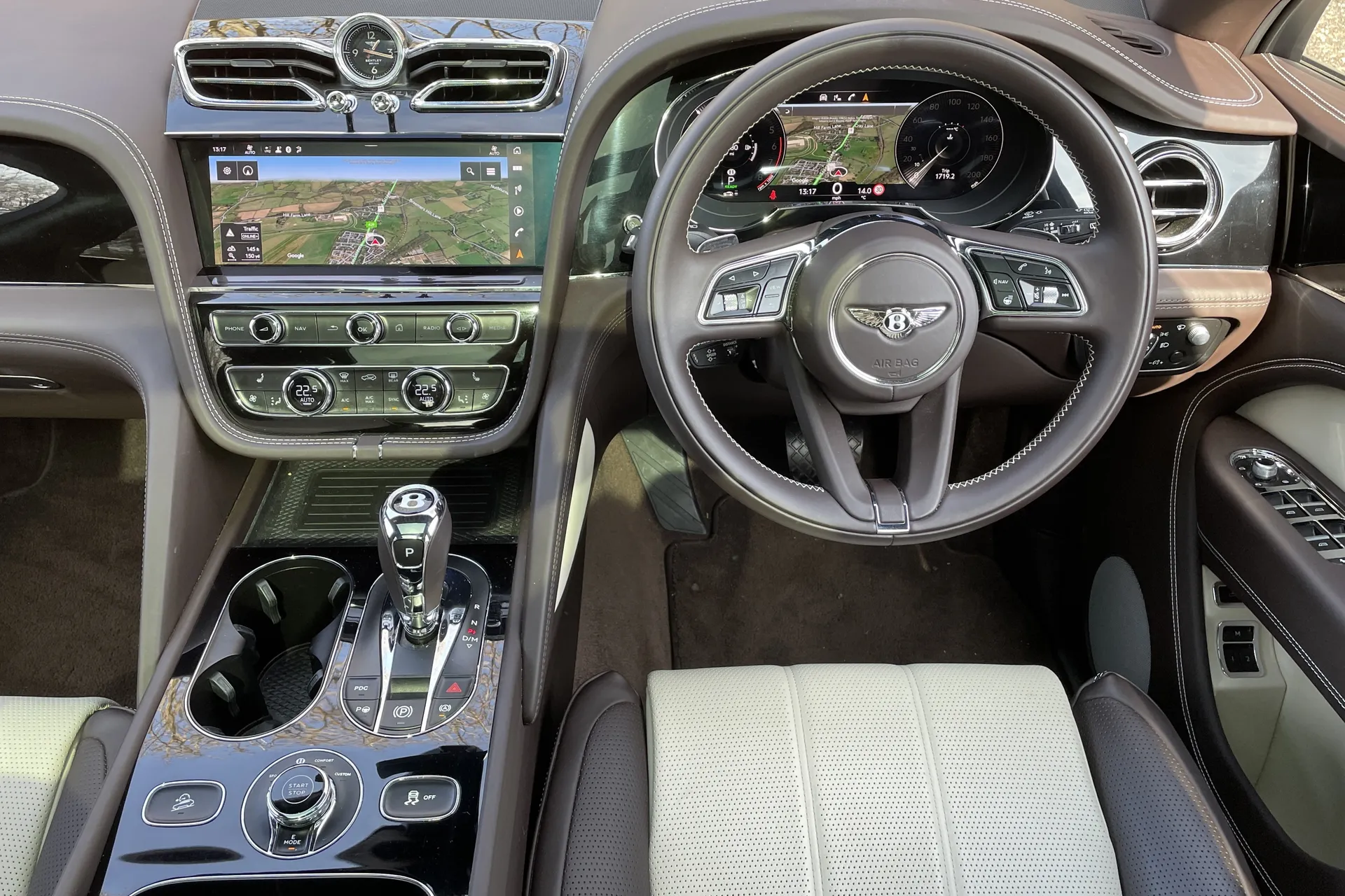 Bentley BENTAYGA thumbnail image number 35