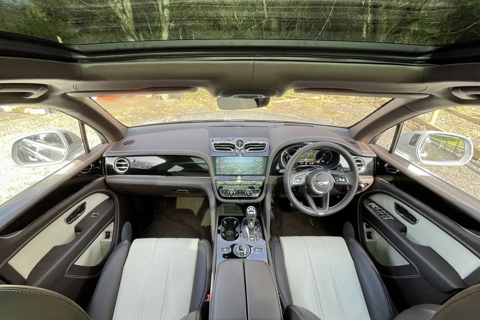 Bentley BENTAYGA thumbnail image number 3
