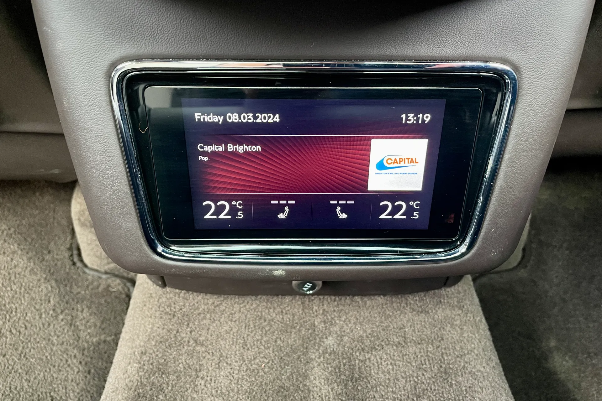Bentley BENTAYGA thumbnail image number 38