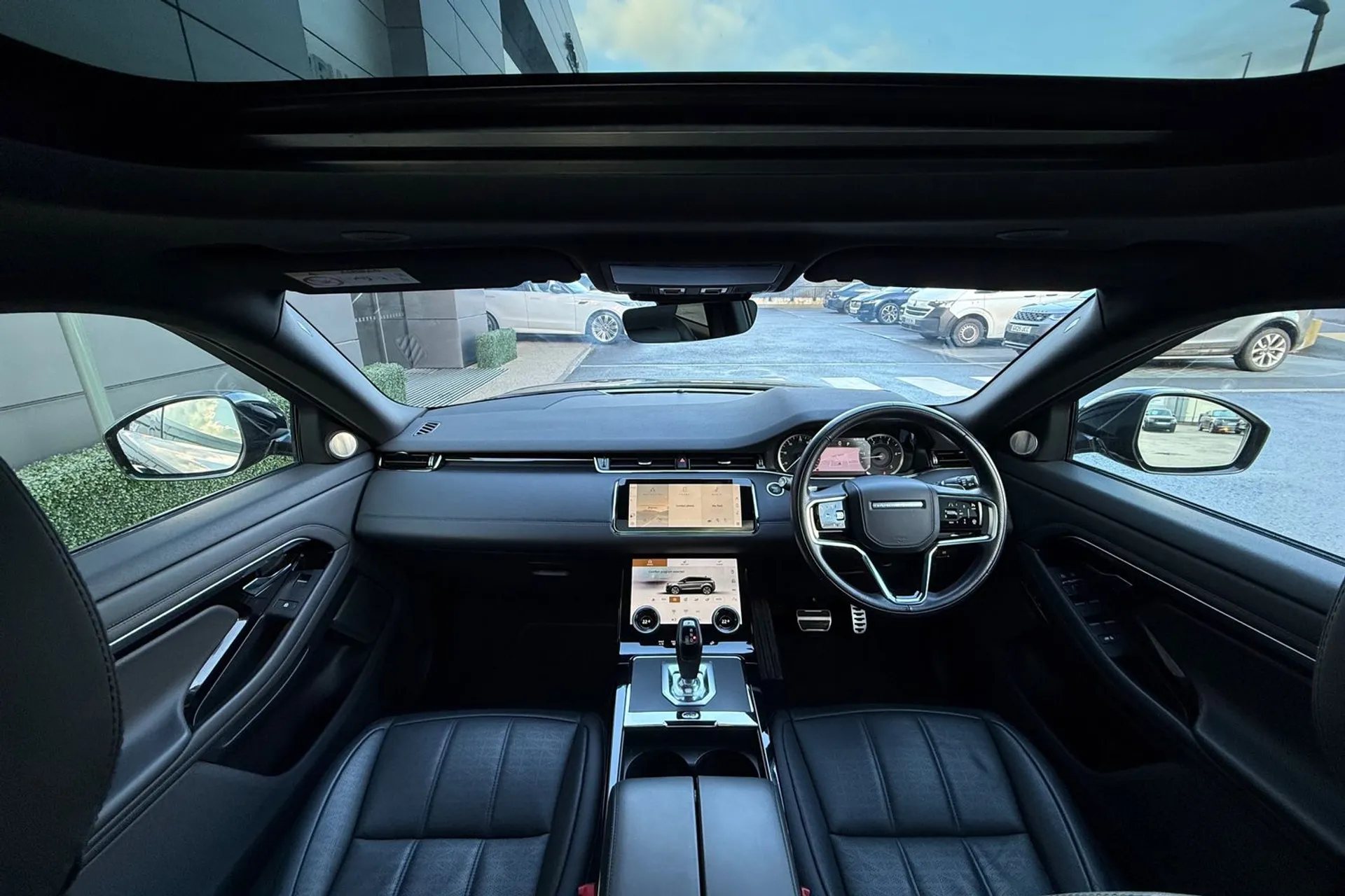 LAND ROVER RANGE ROVER EVOQUE thumbnail image number 3