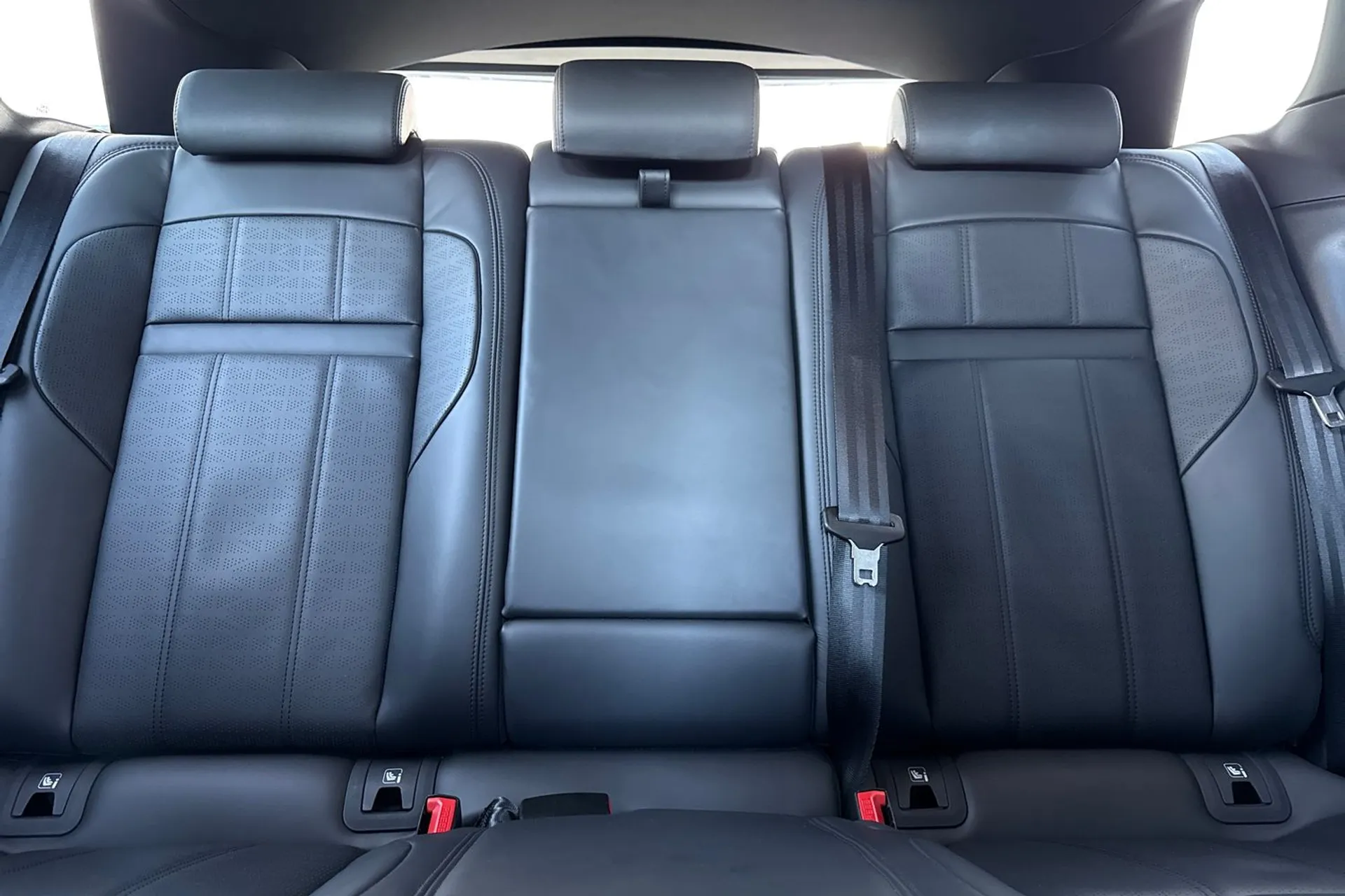 LAND ROVER RANGE ROVER EVOQUE thumbnail image number 39