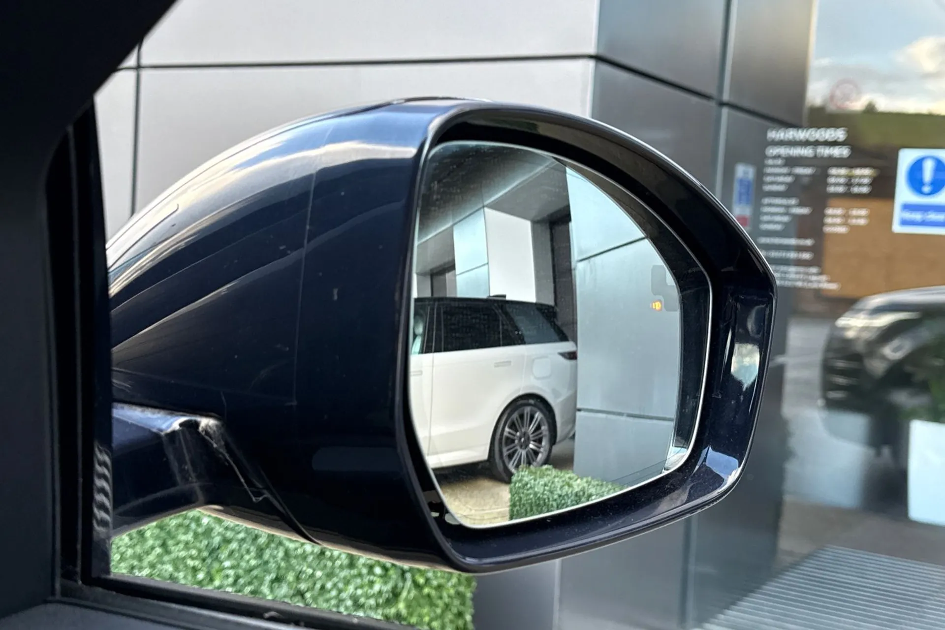 LAND ROVER RANGE ROVER EVOQUE thumbnail image number 14