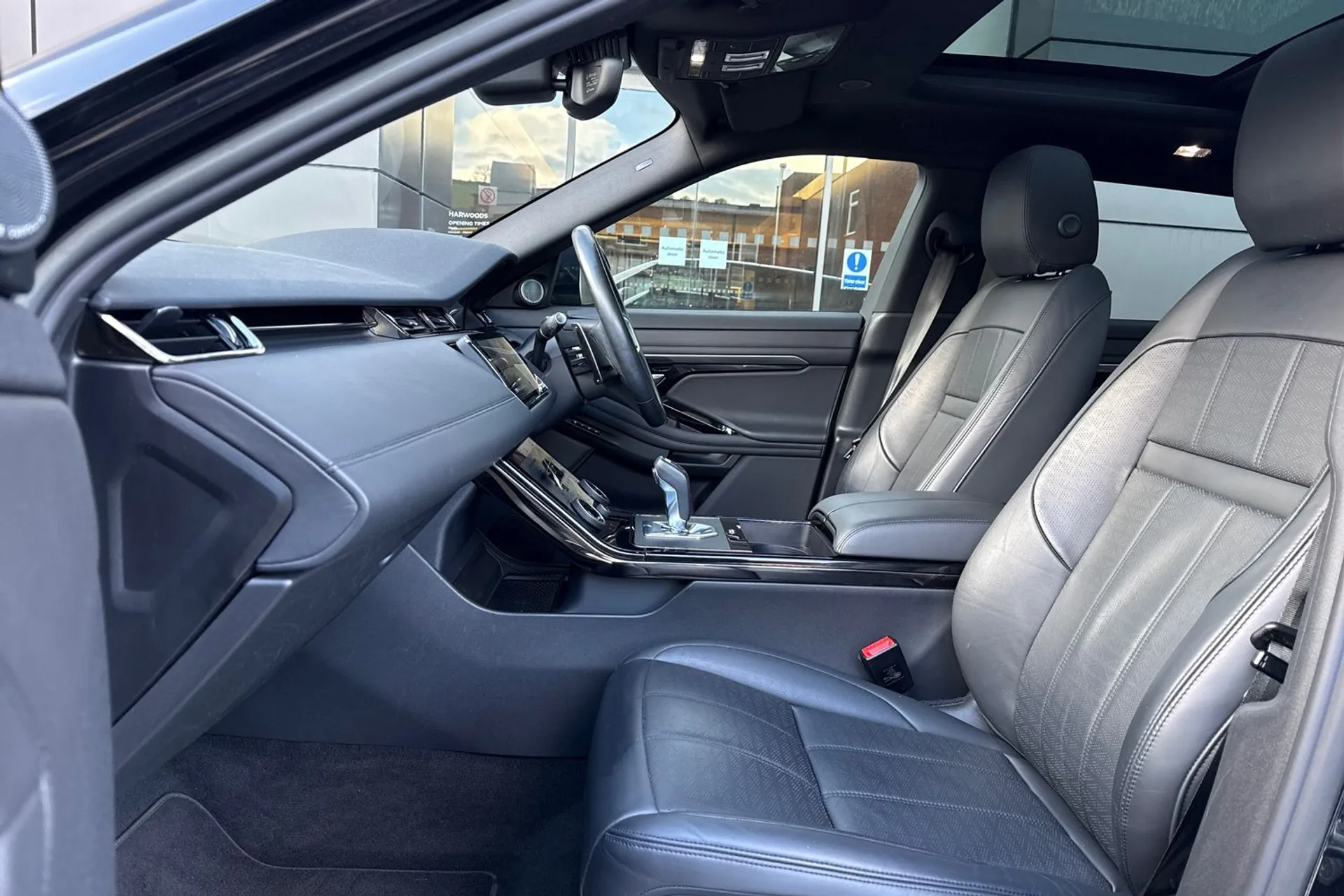 LAND ROVER RANGE ROVER EVOQUE thumbnail image number 37