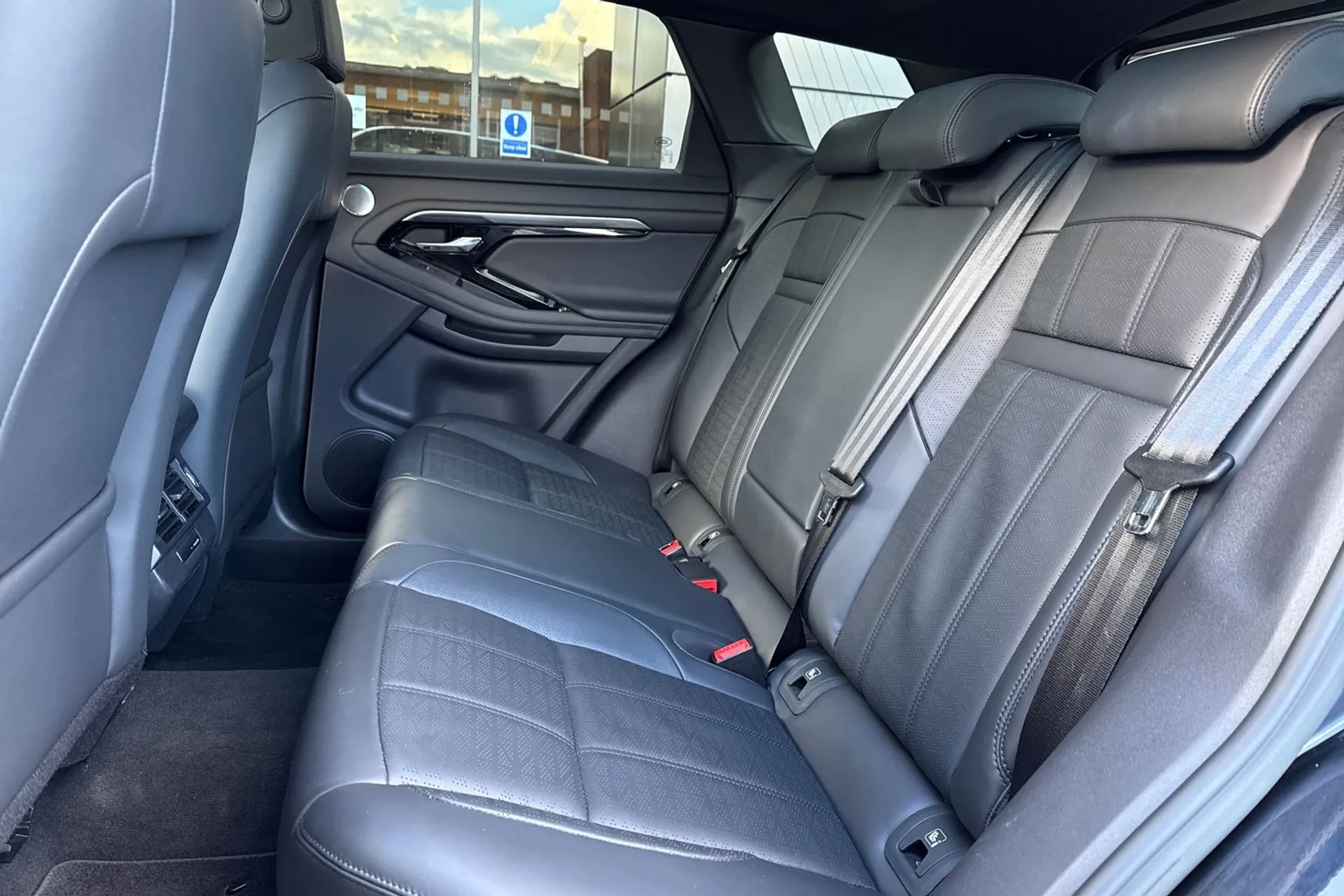 LAND ROVER RANGE ROVER EVOQUE thumbnail image number 38