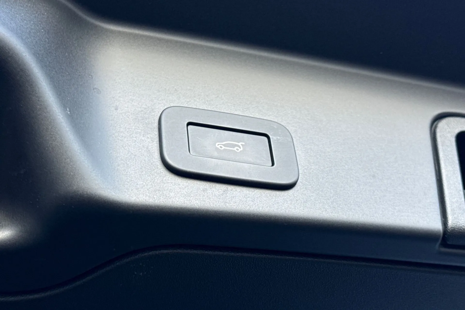 LAND ROVER RANGE ROVER EVOQUE thumbnail image number 32