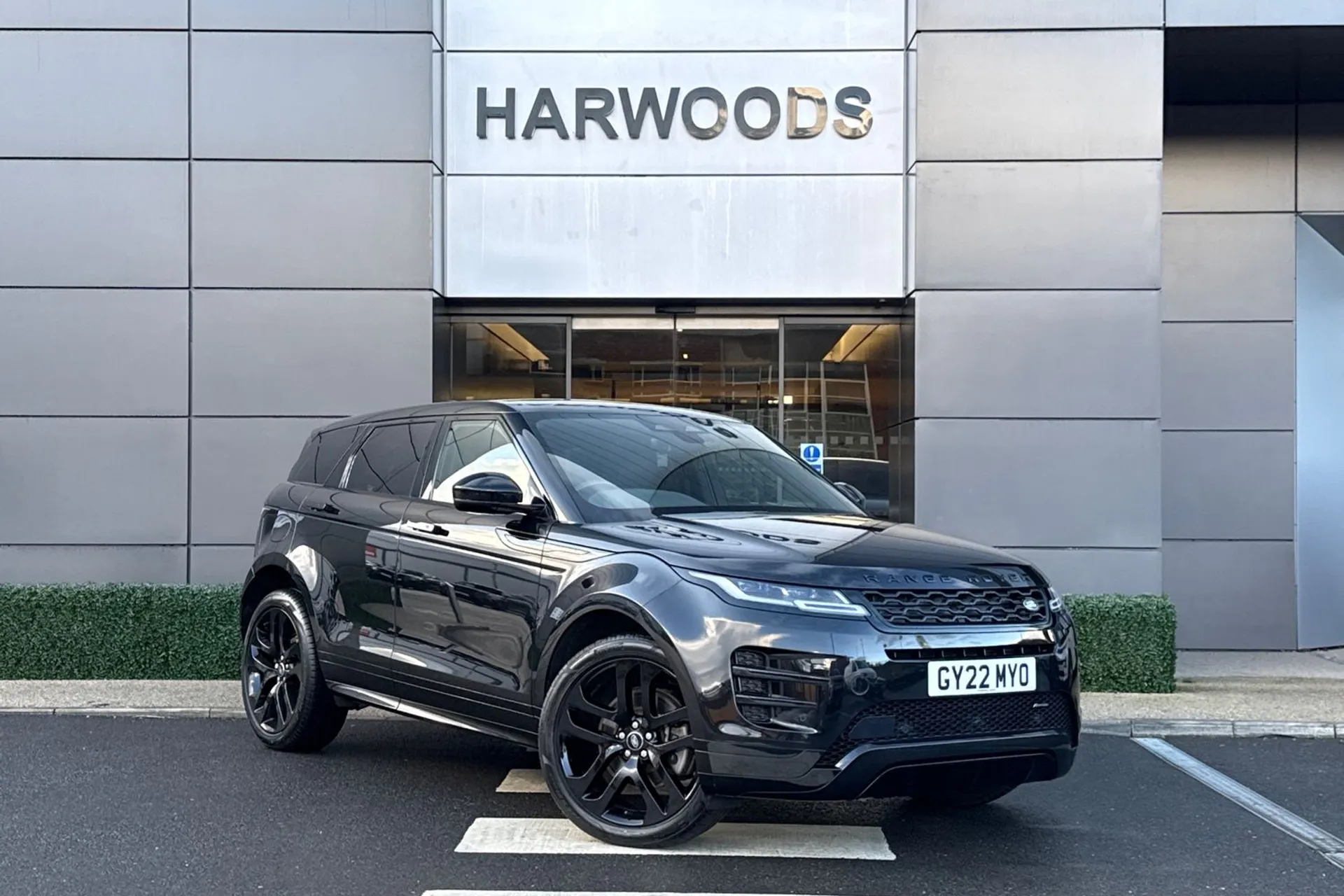 LAND ROVER RANGE ROVER EVOQUE focused image