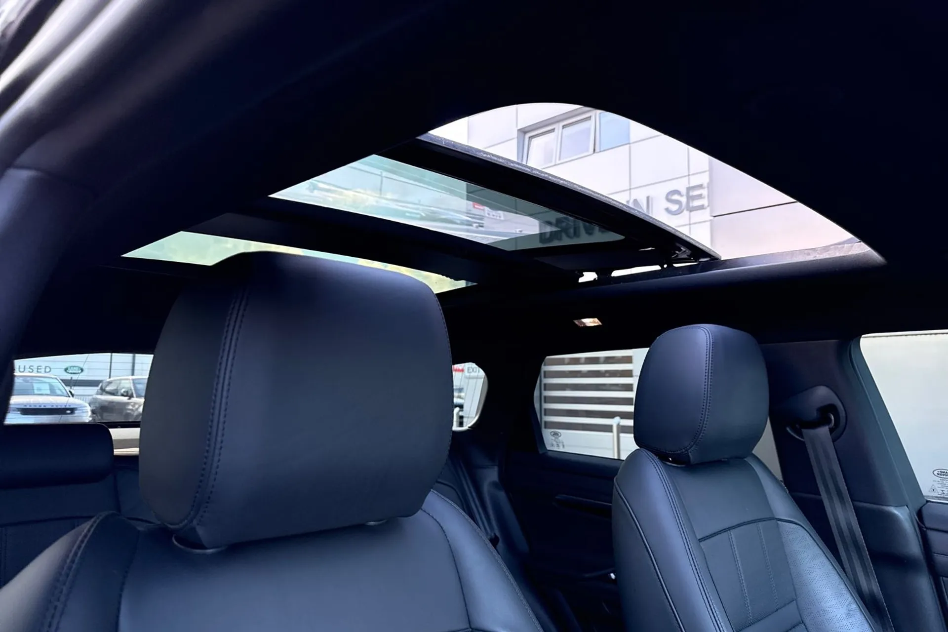 LAND ROVER RANGE ROVER EVOQUE thumbnail image number 11