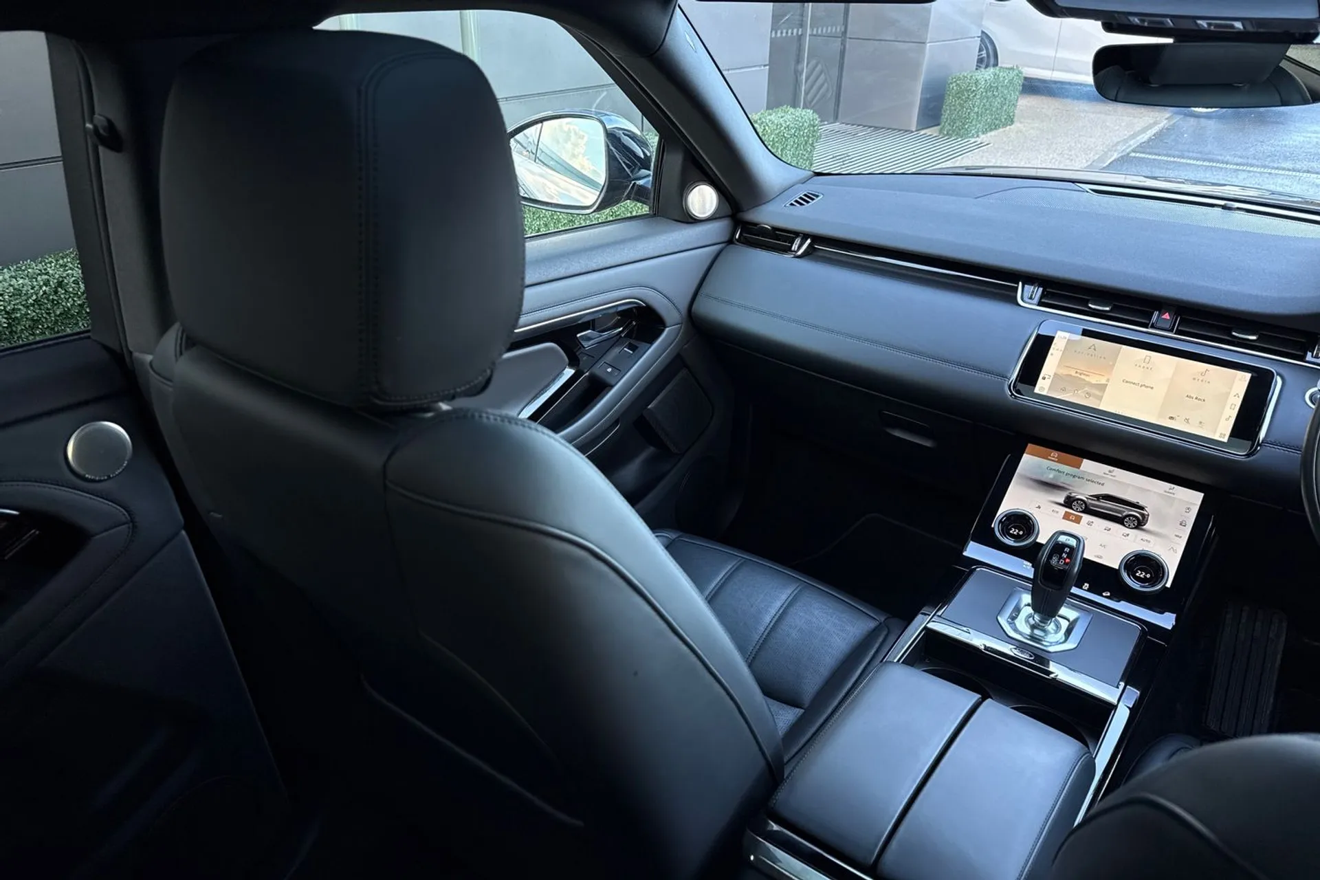 LAND ROVER RANGE ROVER EVOQUE thumbnail image number 40