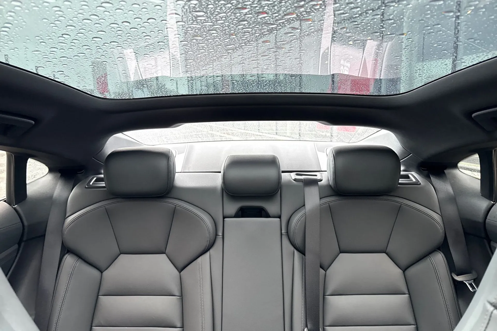 Audi e-tron GT thumbnail image number 4