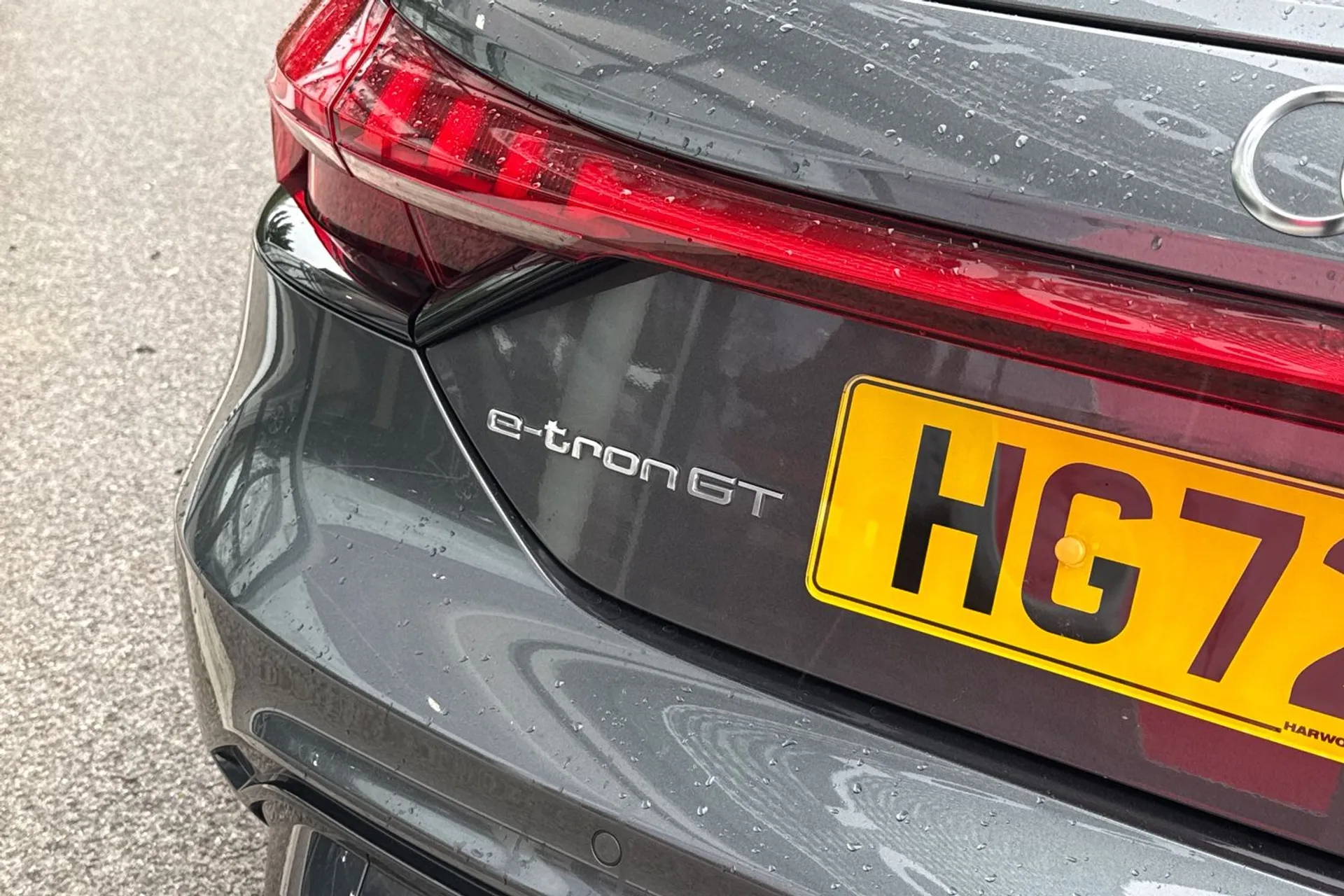 Audi e-tron GT thumbnail image number 29