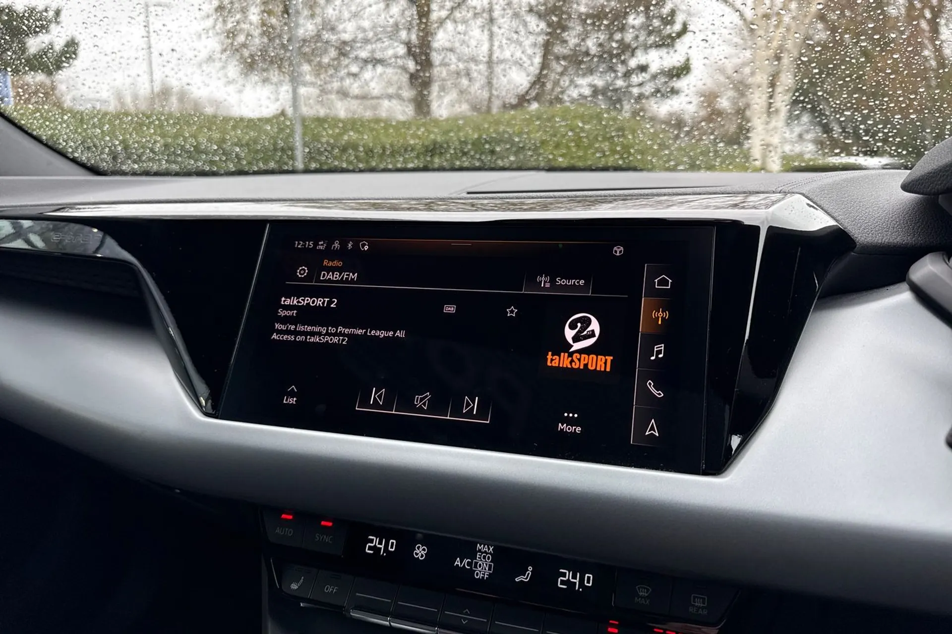 Audi e-tron GT thumbnail image number 39