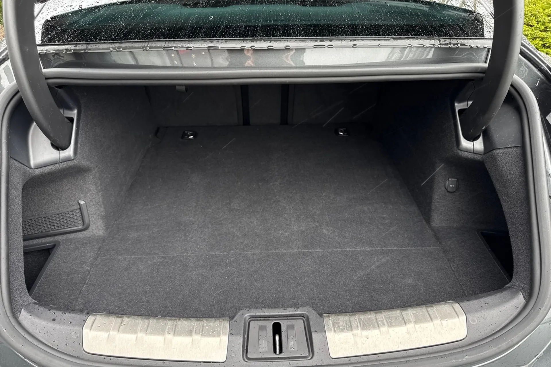 Audi e-tron GT thumbnail image number 35