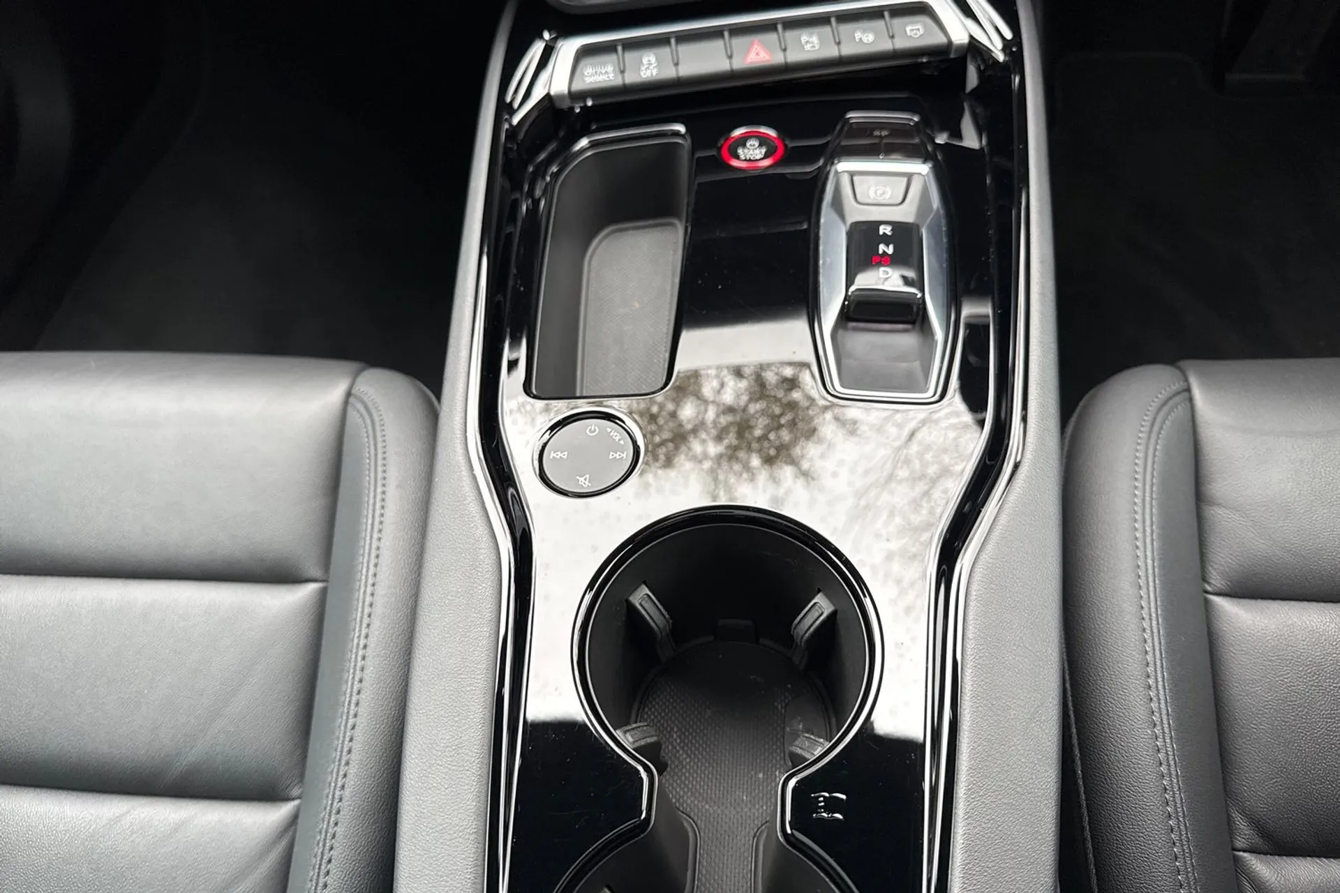 Audi e-tron GT thumbnail image number 53